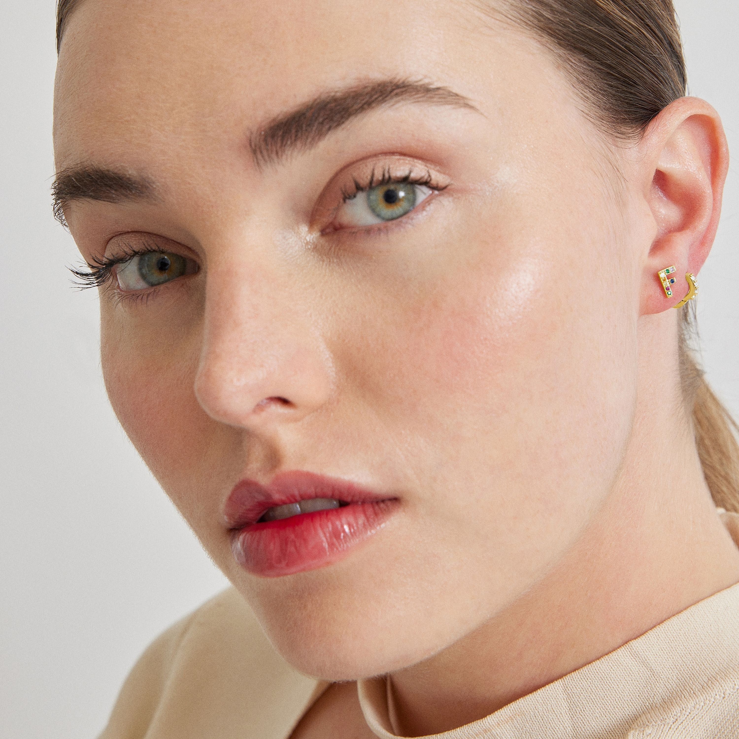 925 Sterling Silver Piercing with Multicolor Zirconia finished in 18K yellow gold - Alphabet