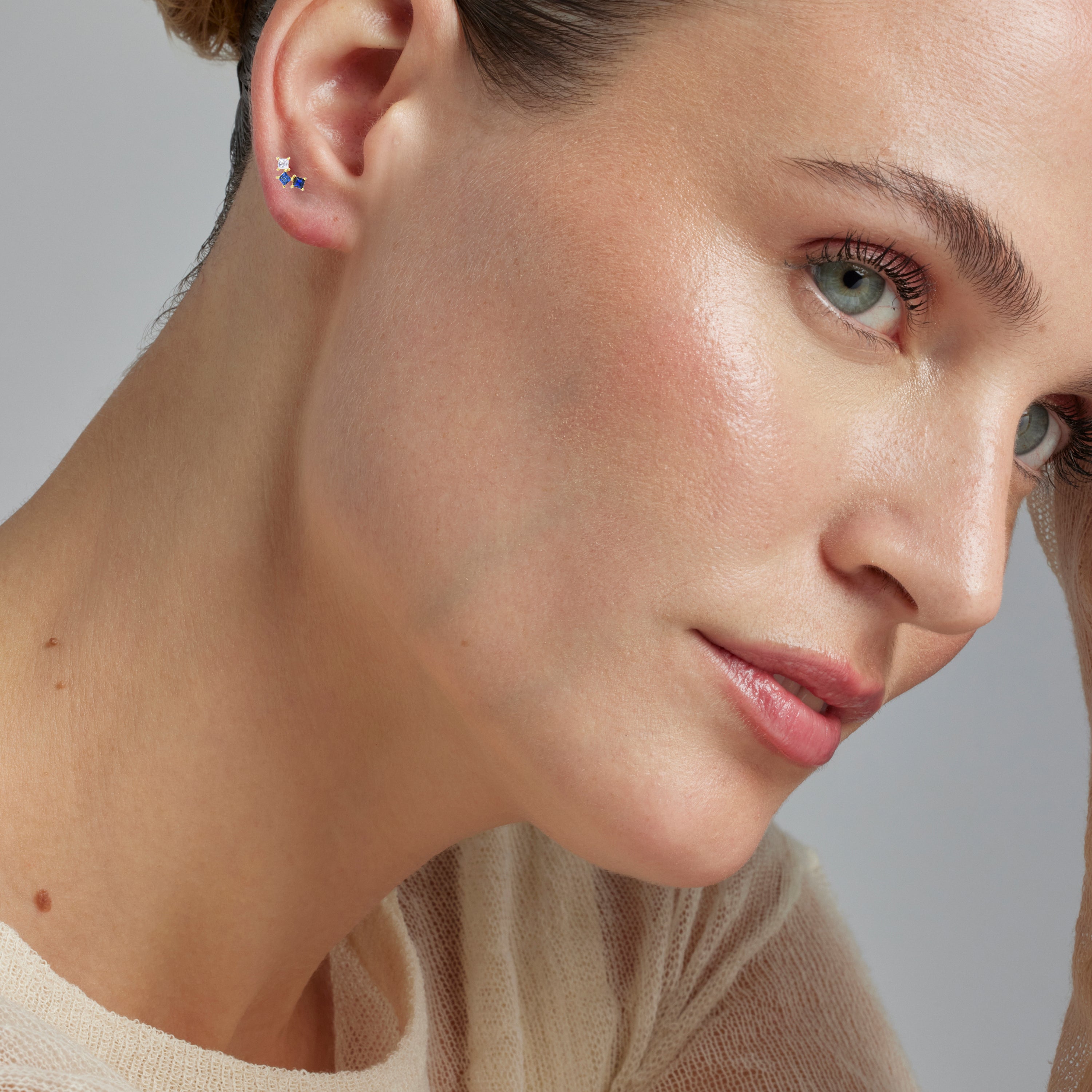925 Sterling Silver Piercing with Multicolor Zirconia finished in 18K yellow gold - Corci
