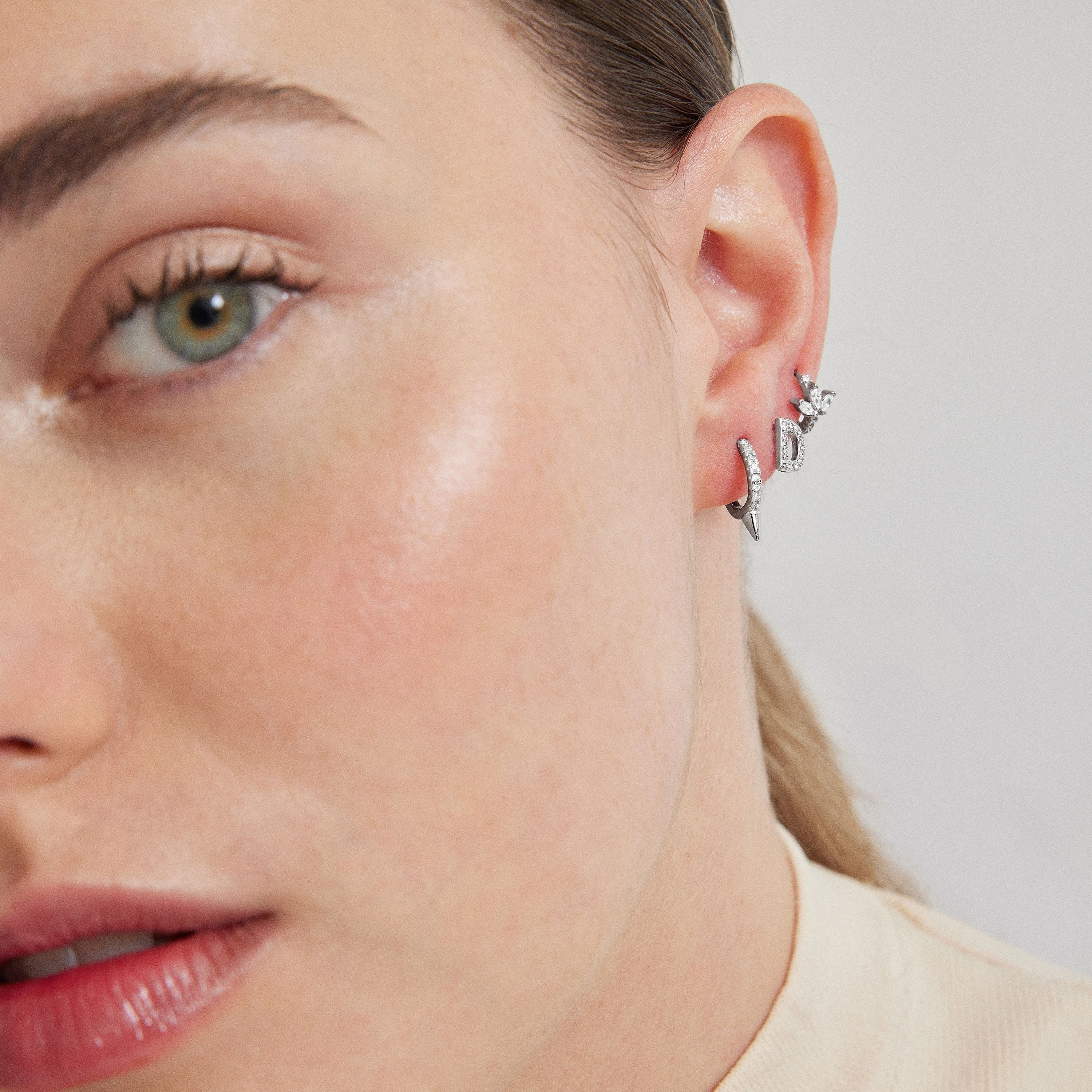 925 Sterling Silver Piercing with Brilliant Zirconia in Rhodium Finish - Lilxa