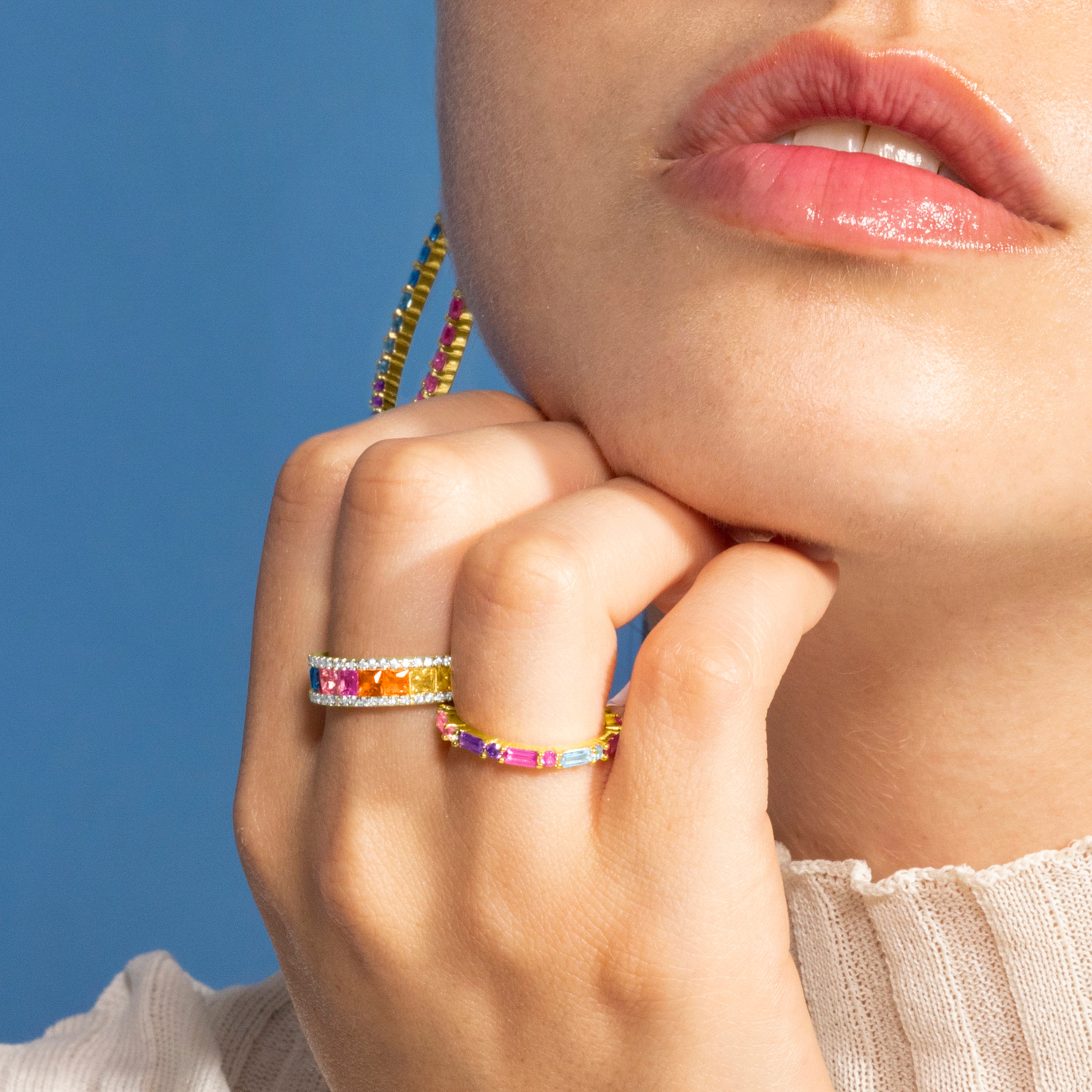 Anel de Prata 925 e Zircônia Multicolorida com acabamento em ouro 18k - Hrius