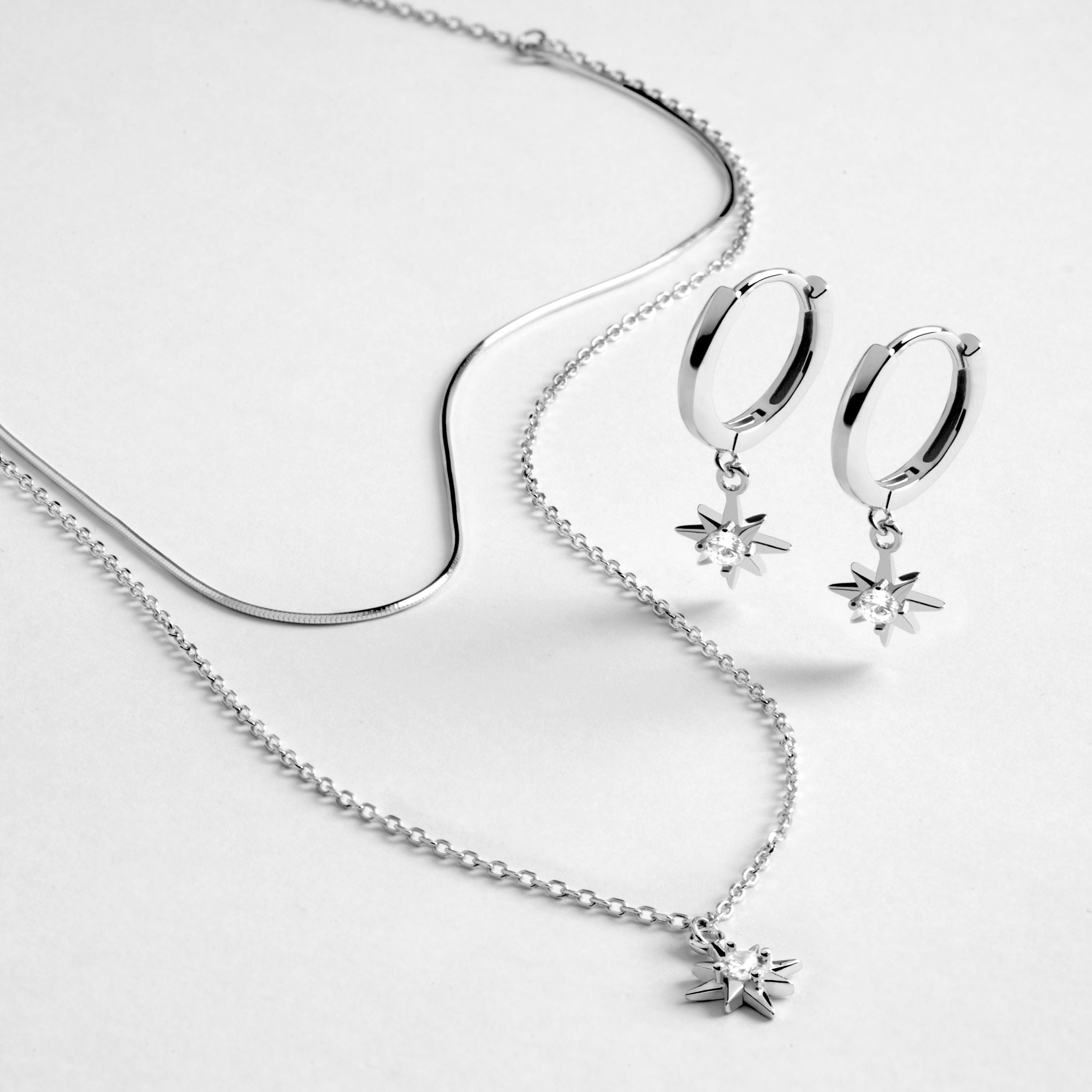 Conjunto de Brincos Neecar e Colar Lialt de Prata 925