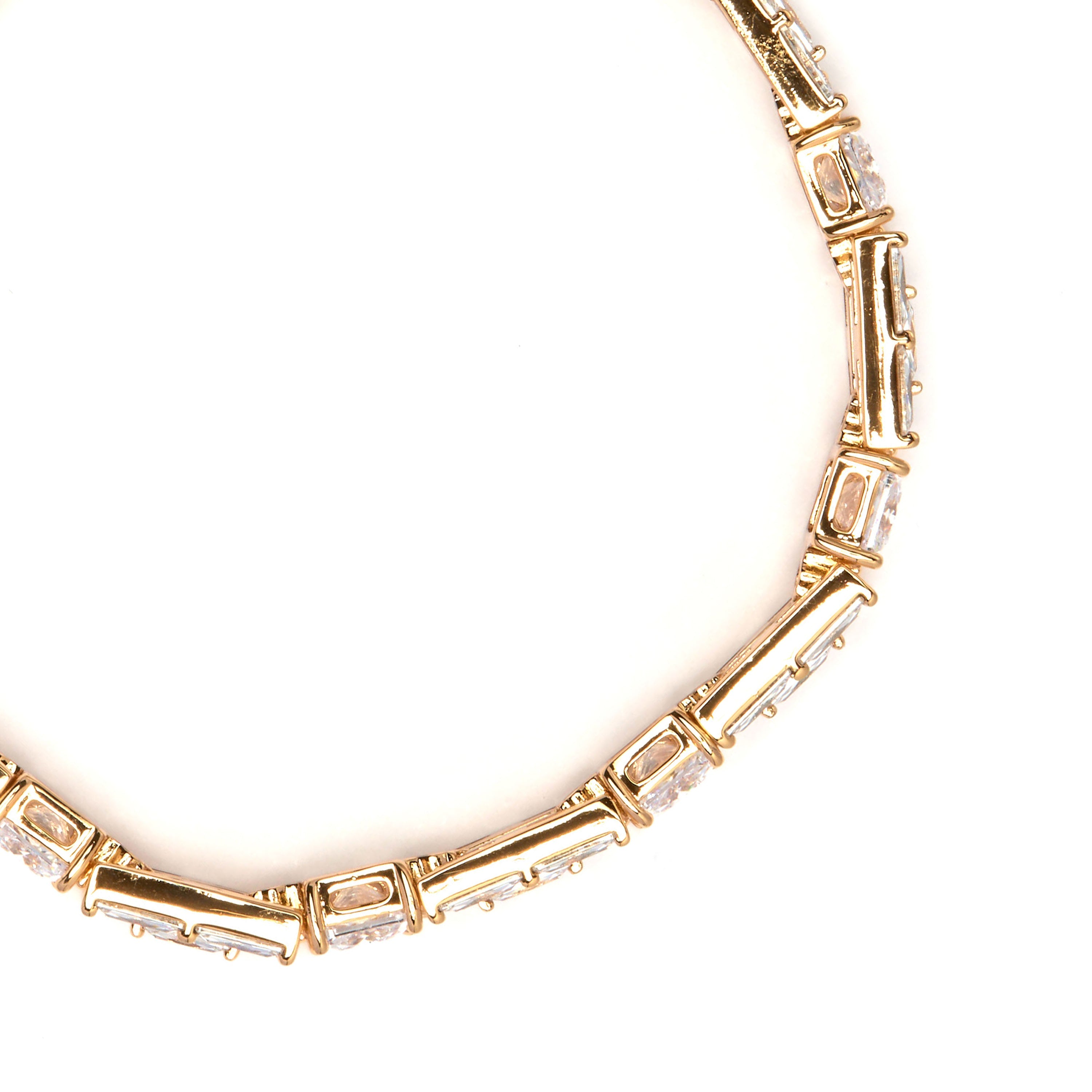 Dazzling Zirconia Bracelet with 18k Yellow Gold Finish - Zihi