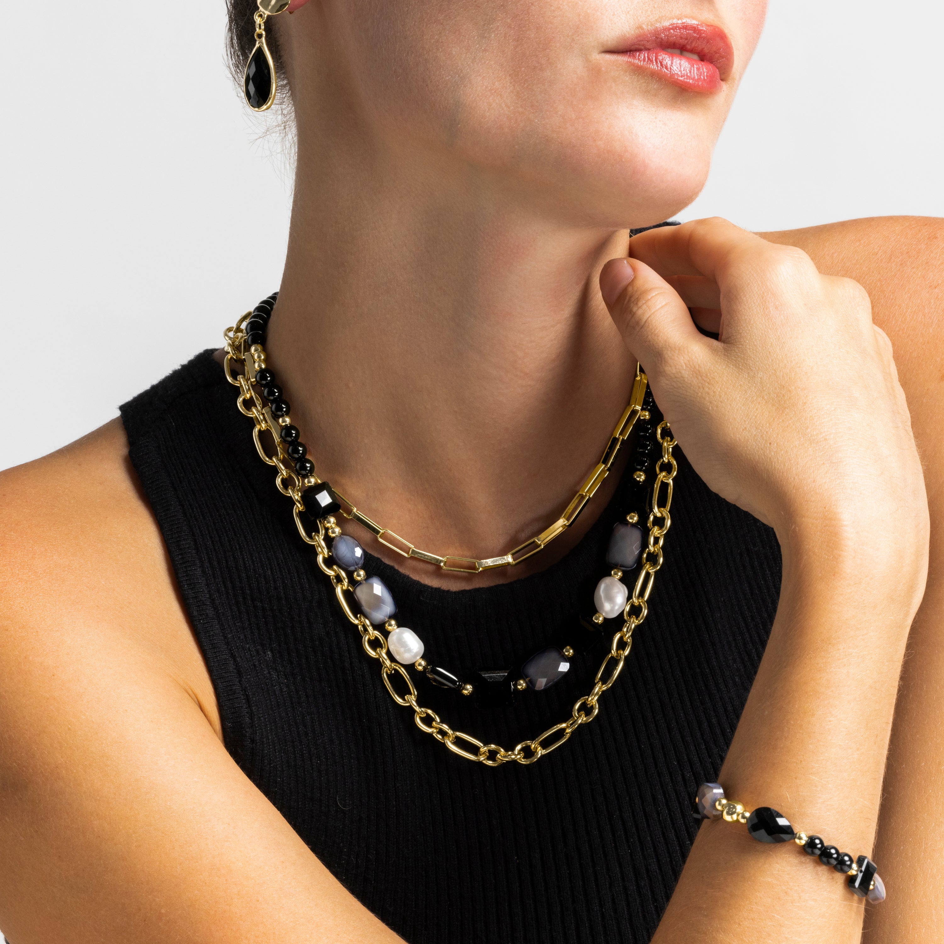 Black Resin Bracelet with 18k Gold Finish - Nyste