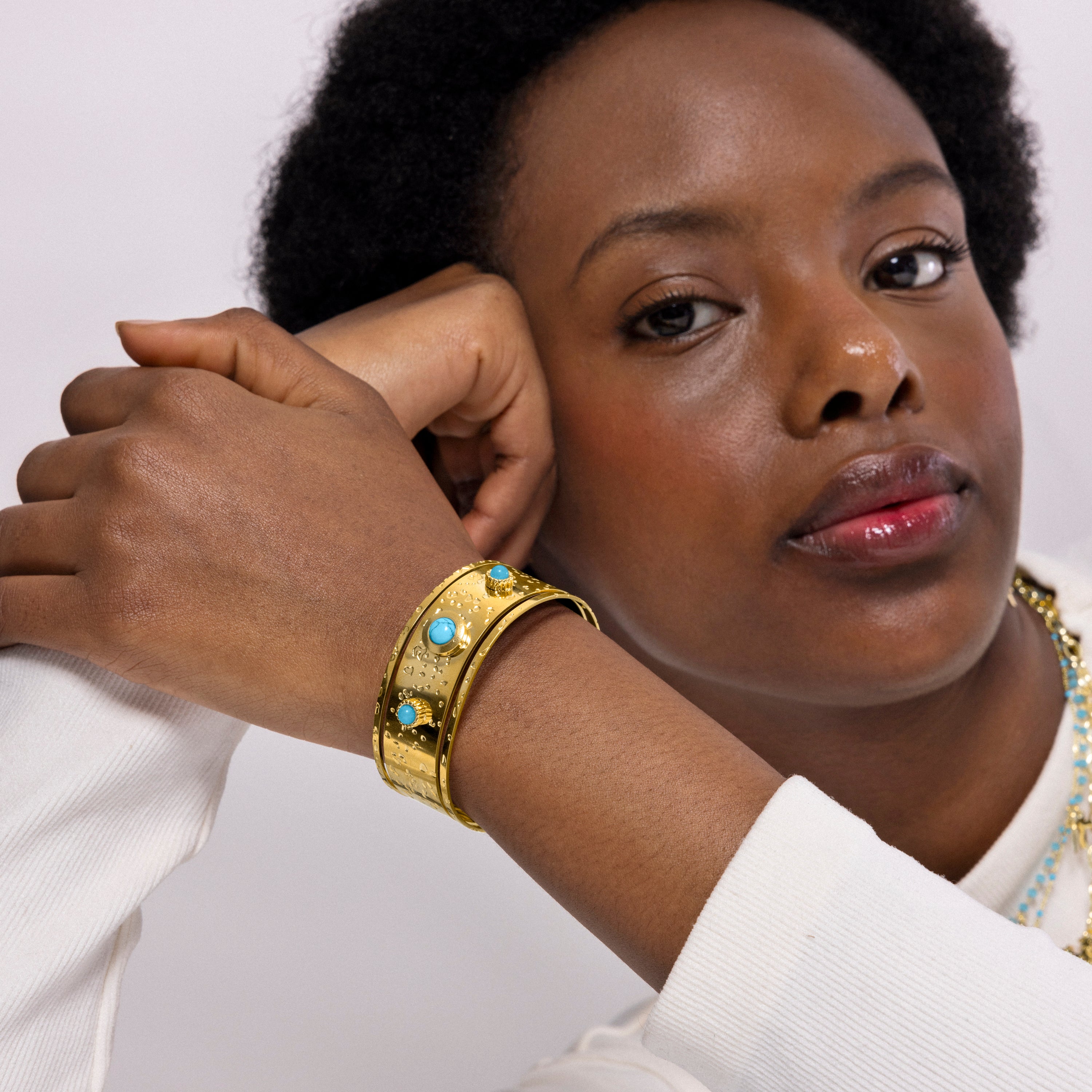 Turquoise bracelet finished in 18K yellow gold - Athdu