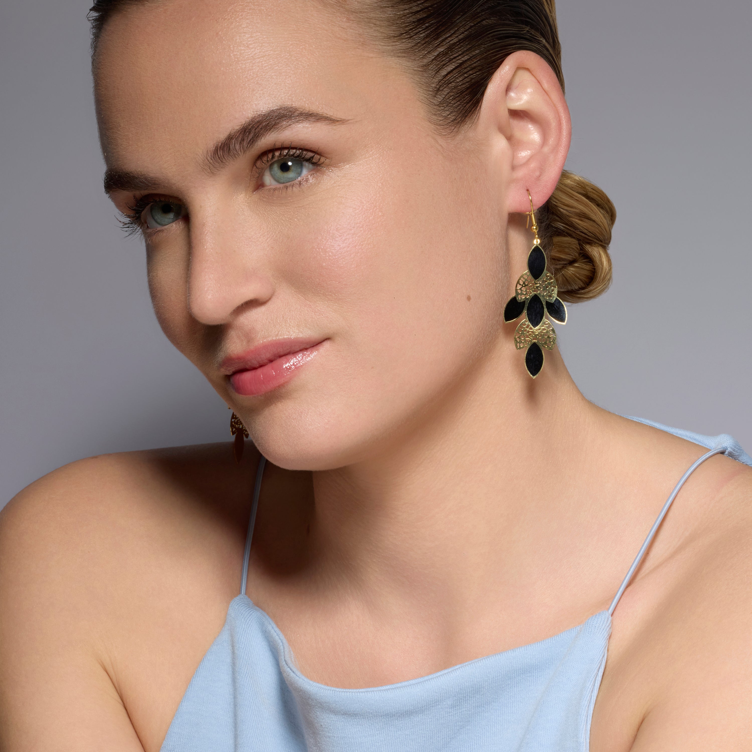 18k yellow gold and black lacquer finish earrings - Zamku