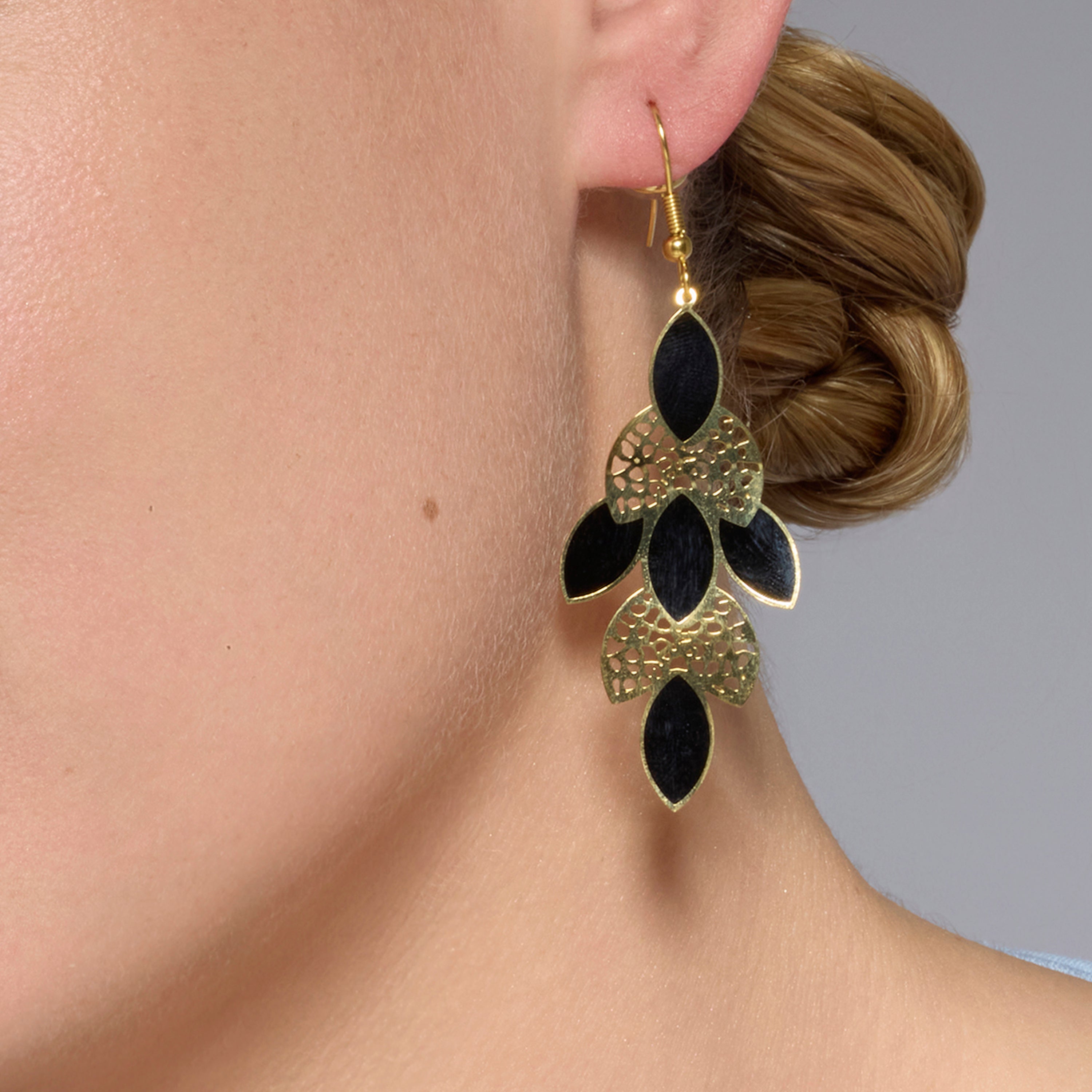 18k yellow gold and black lacquer finish earrings - Zamku