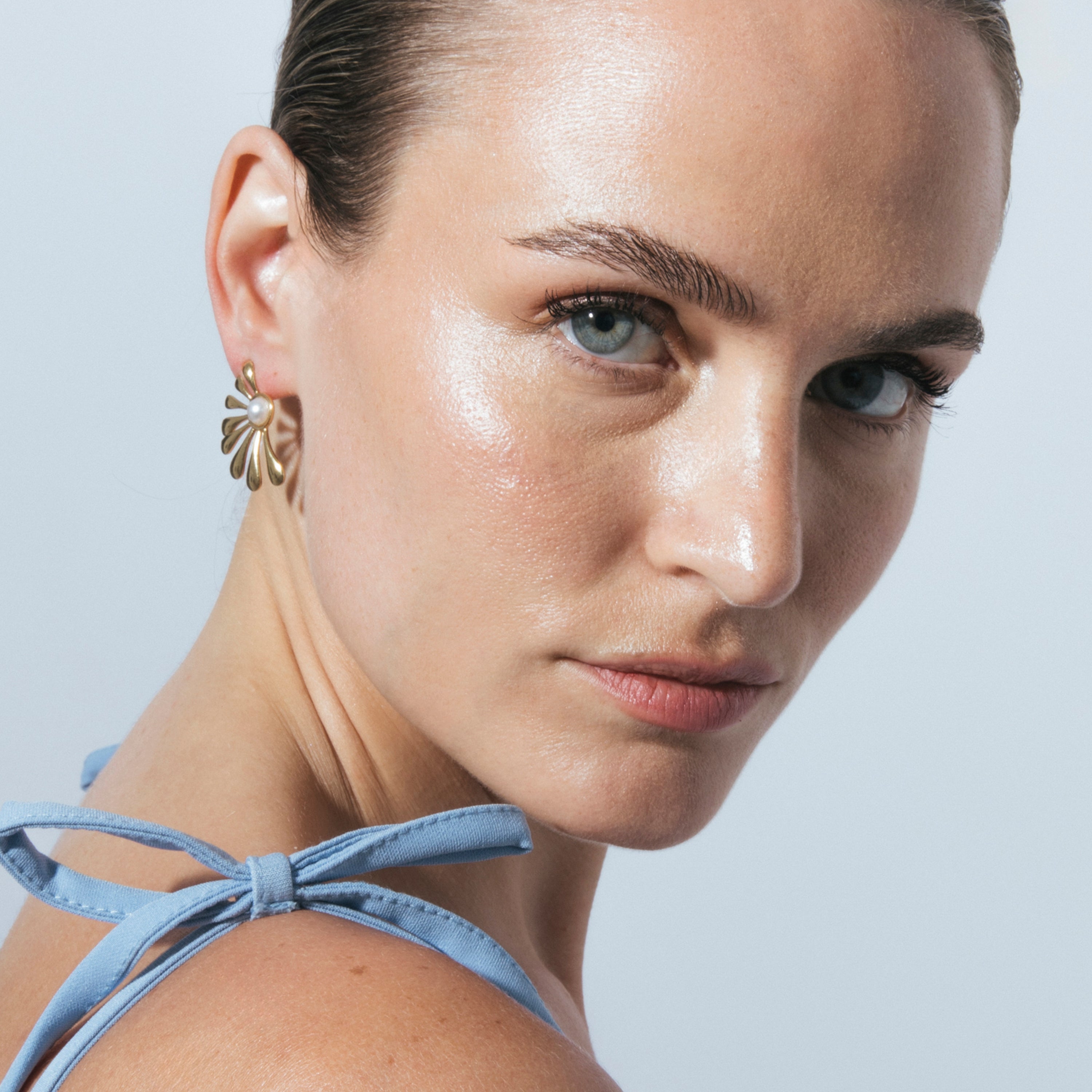 18k Yellow Gold Finish White Pearl Earrings - Grimbe