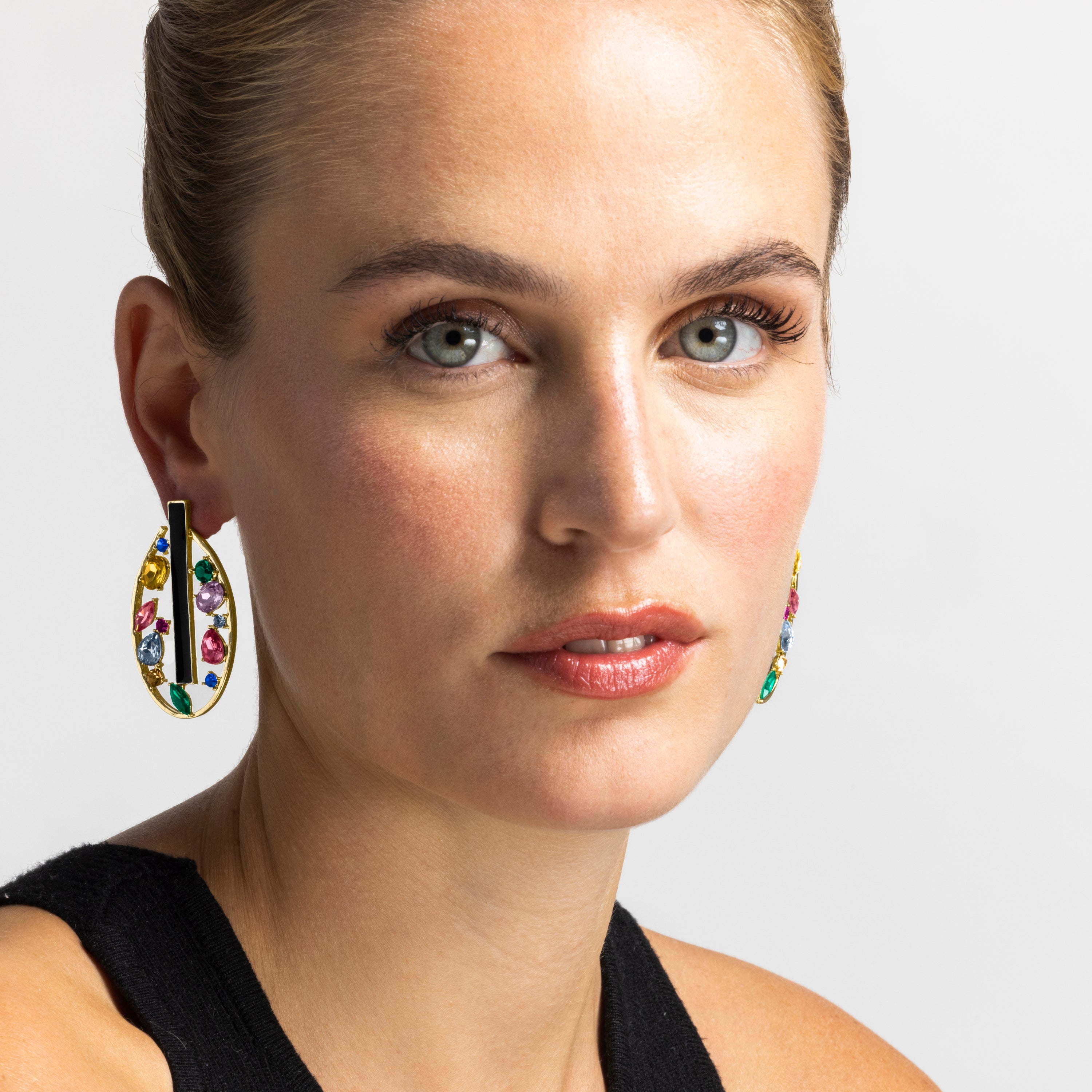 Brincos com Zircônia Multicolorida acabamento ouro 18k - Habyo