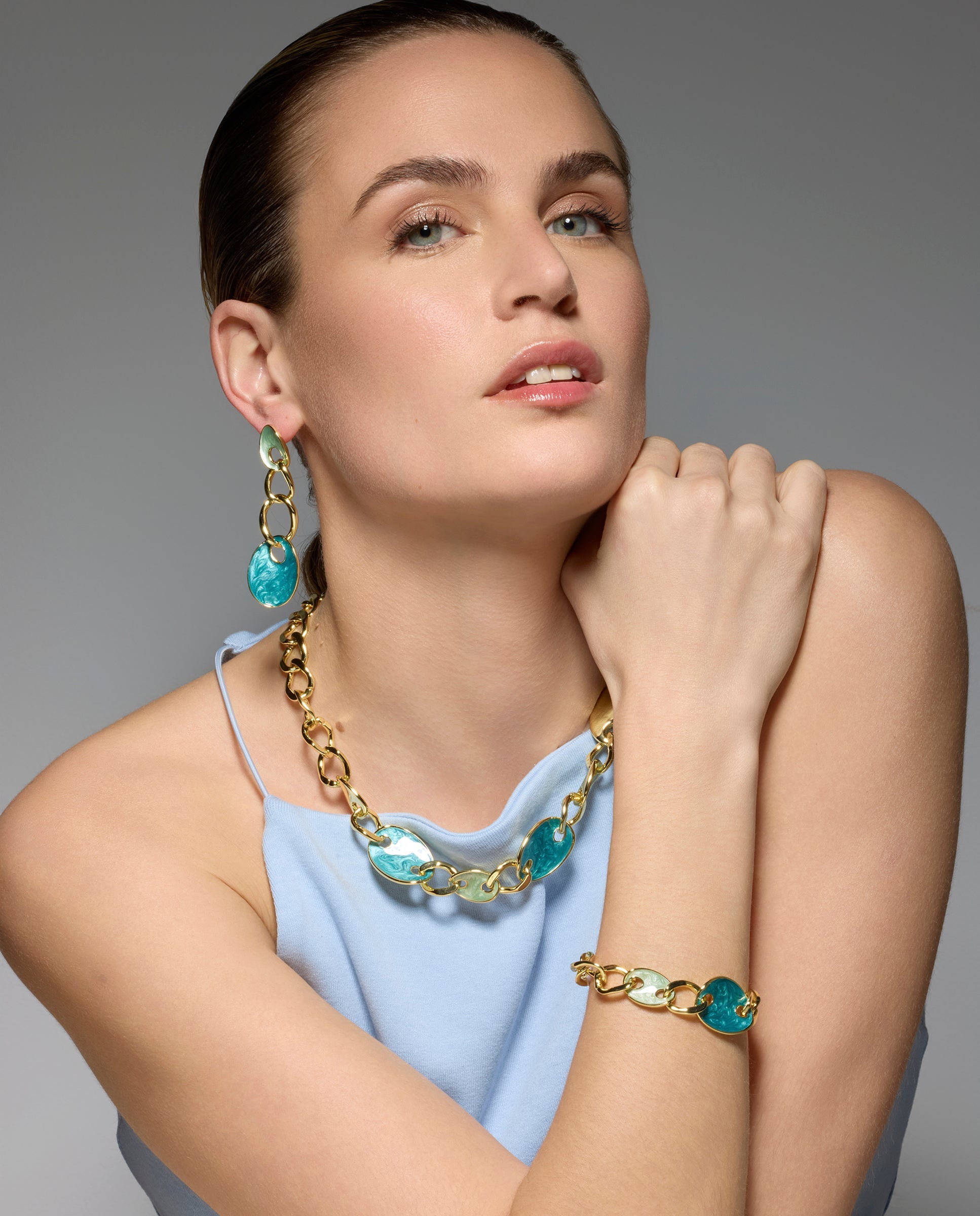 18k yellow gold and blue lacquer finish earrings - Makan