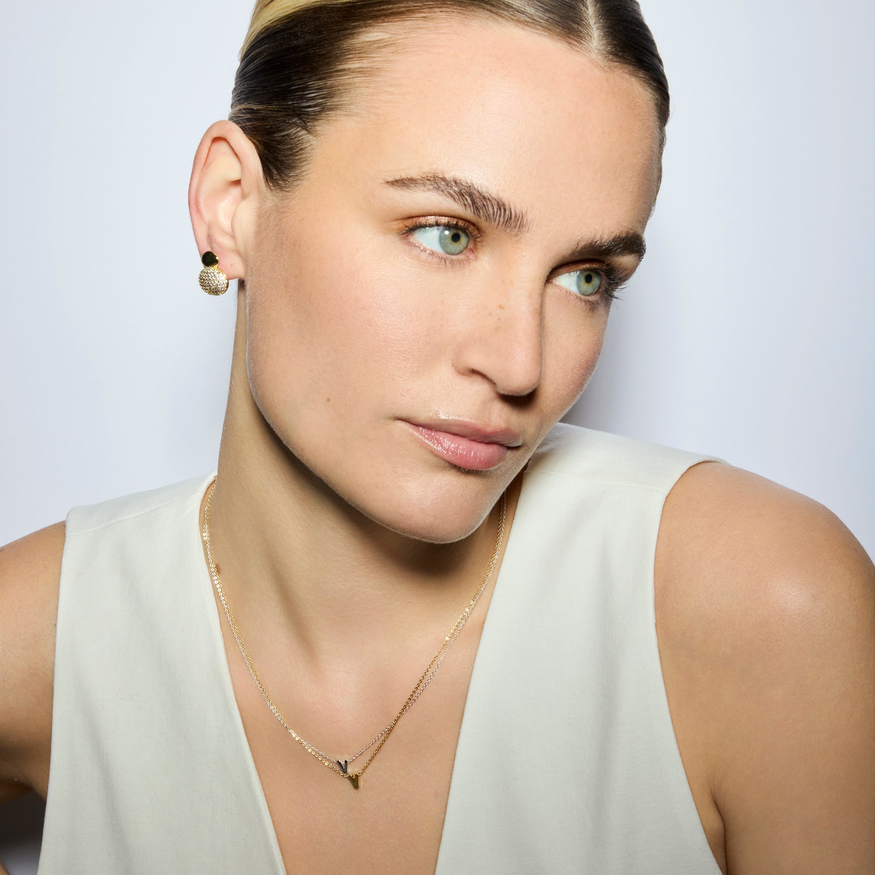 18k Yellow Gold Finish and Brilliant Cubic Zirconia Earrings - Muxy