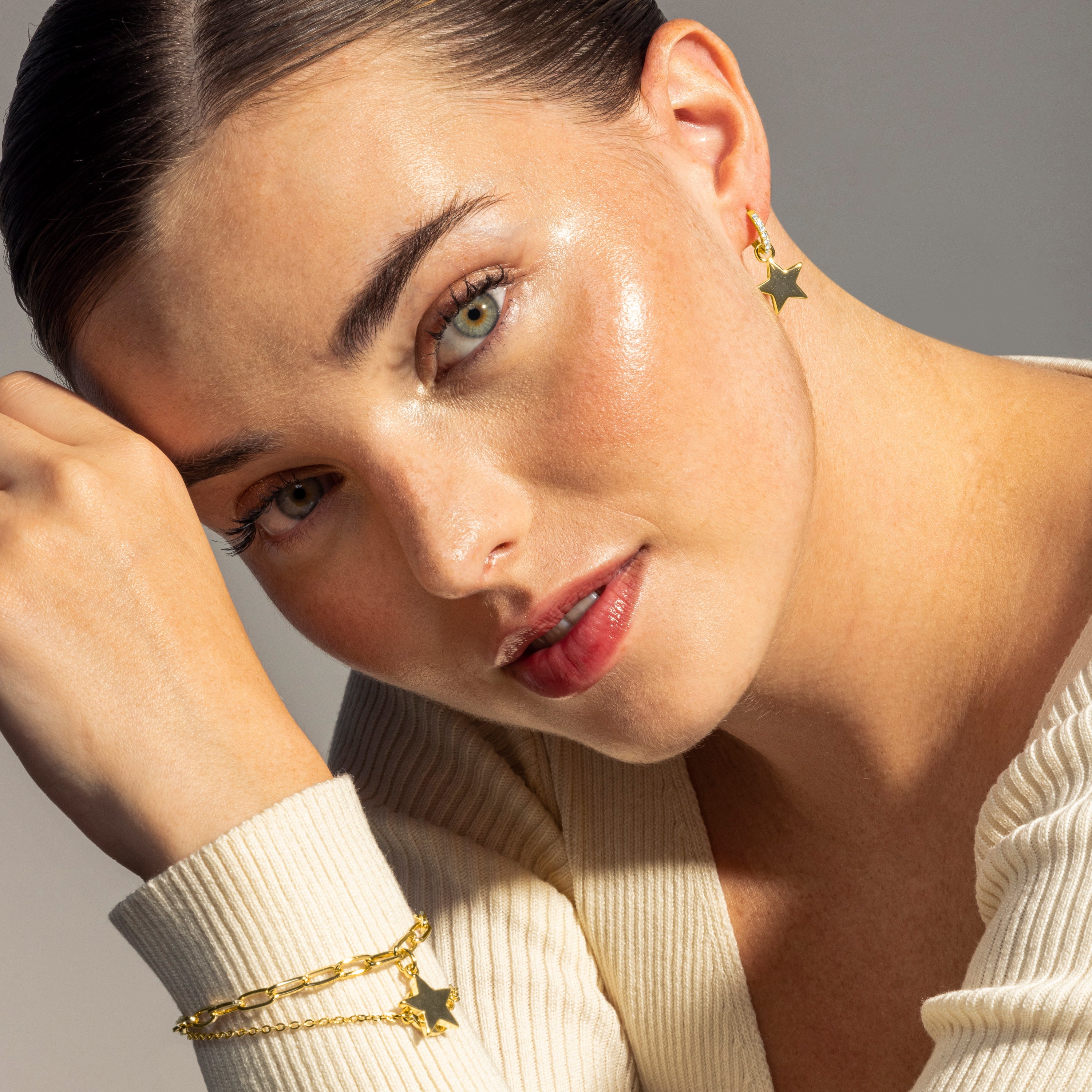 Brilliant Zirconia Earrings finished in 18K yellow gold - Star