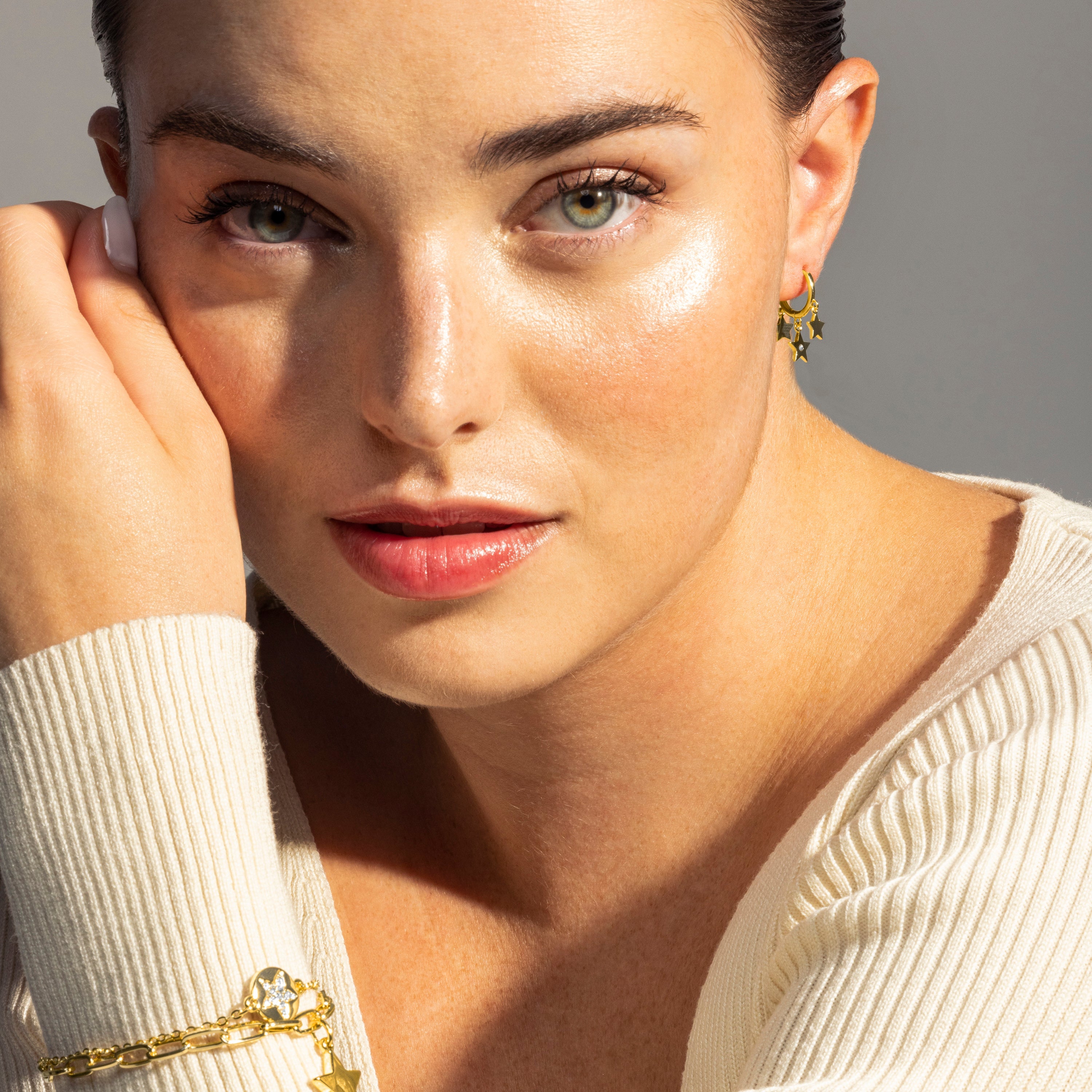 Brilliant Zirconia Earrings finished in 18K yellow gold - Star