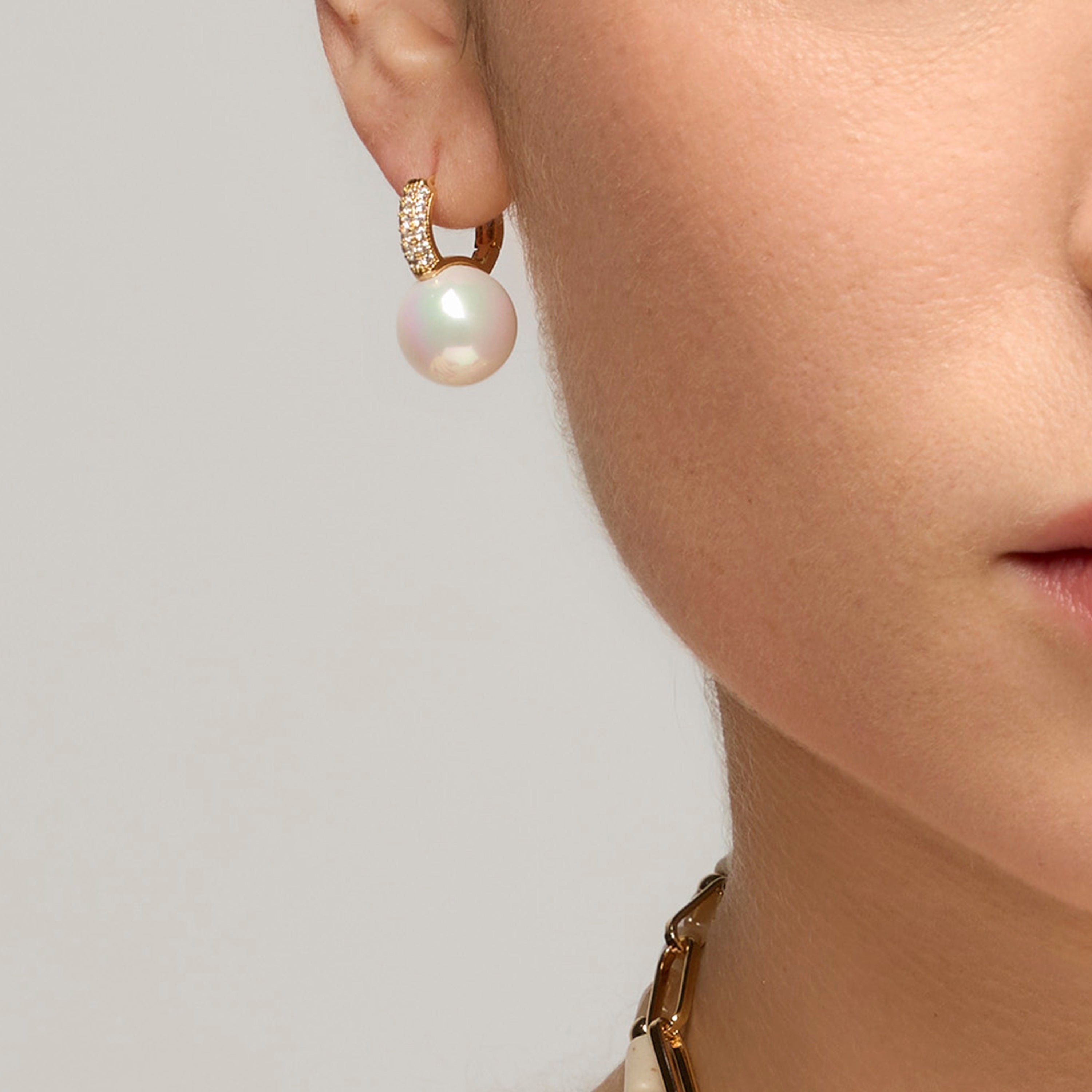 18k yellow gold finish earrings with white pearls - Maeki