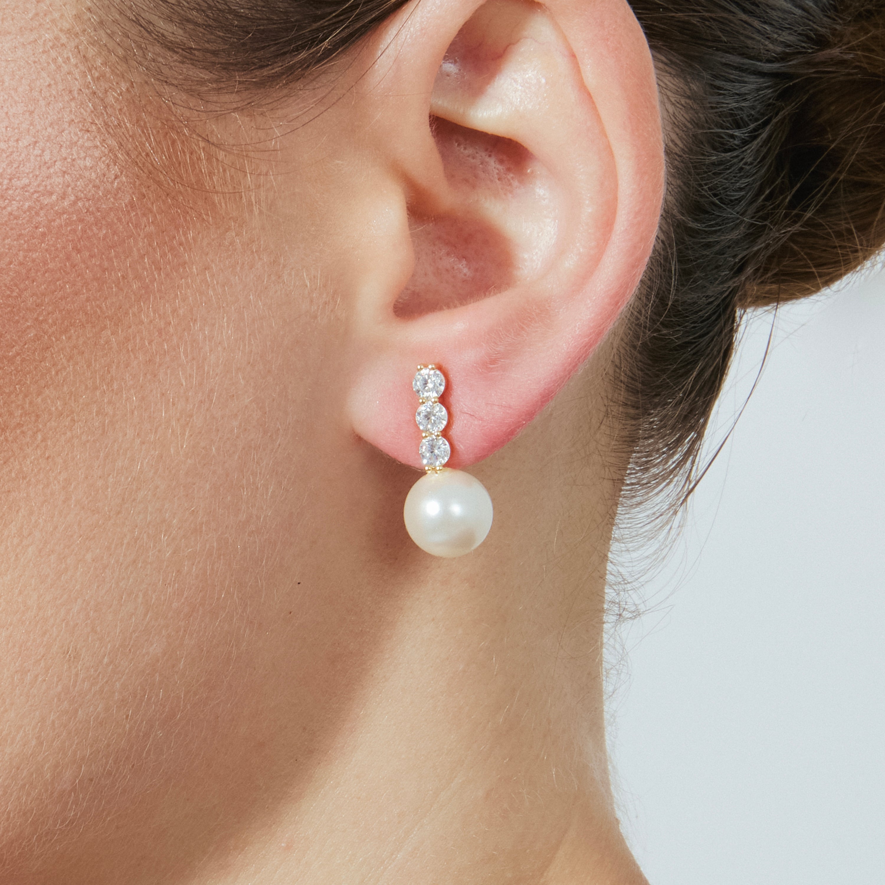 18k yellow gold finish earrings with white pearls - Anu