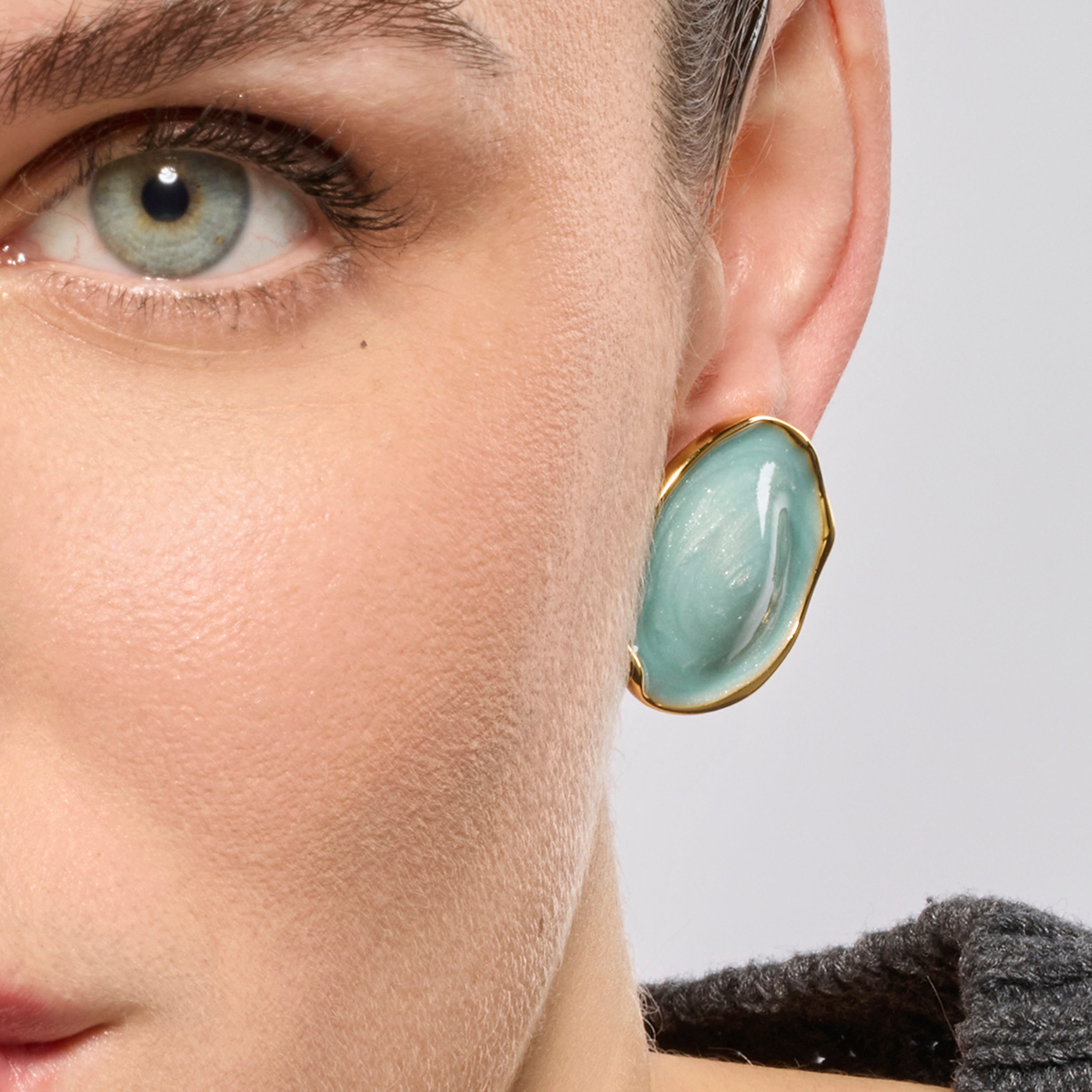 Huldio Blue Lacquer Earrings with 18k yellow gold finish