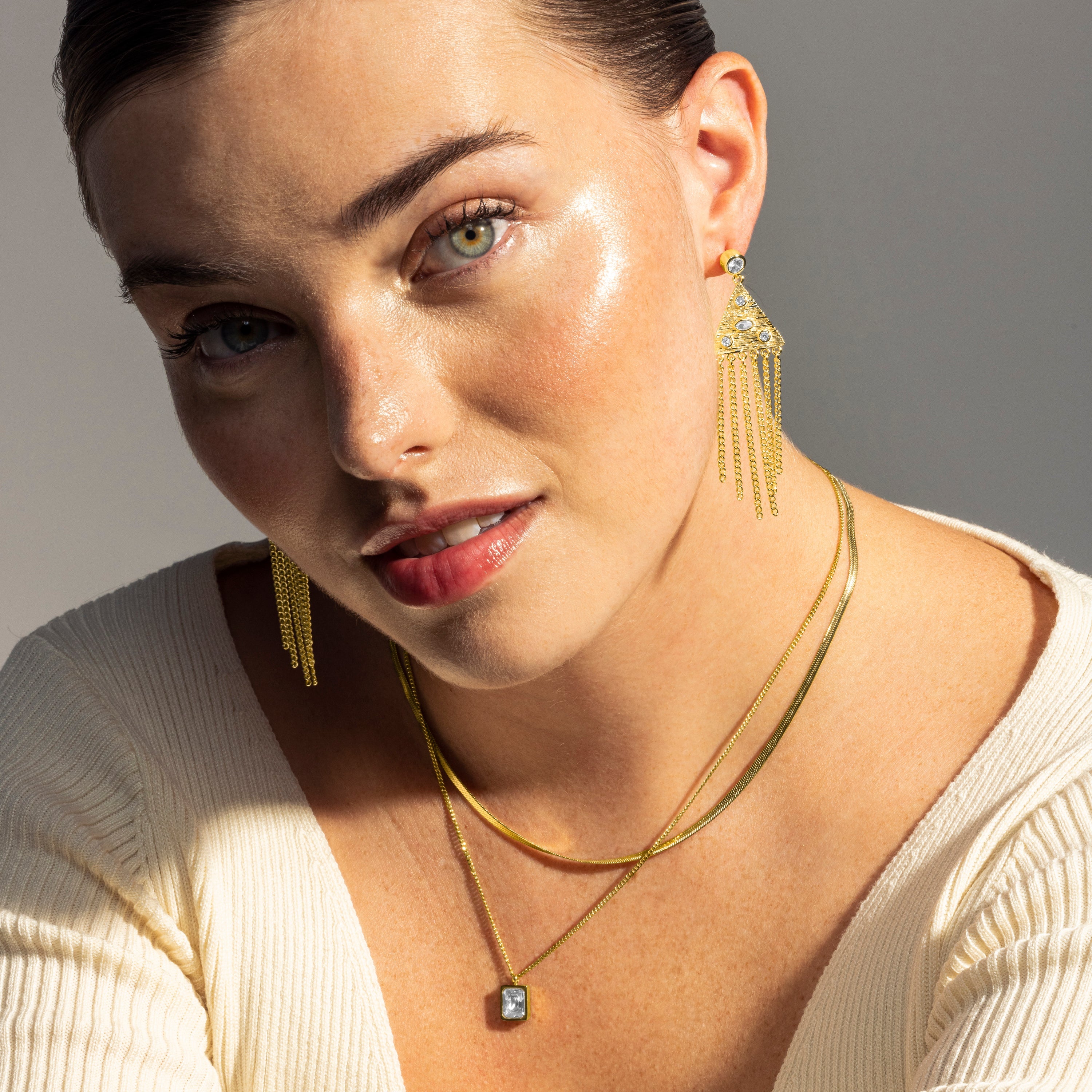 Brilliant Zirconia Earrings Finished in 18K Yellow Gold - Sufariz