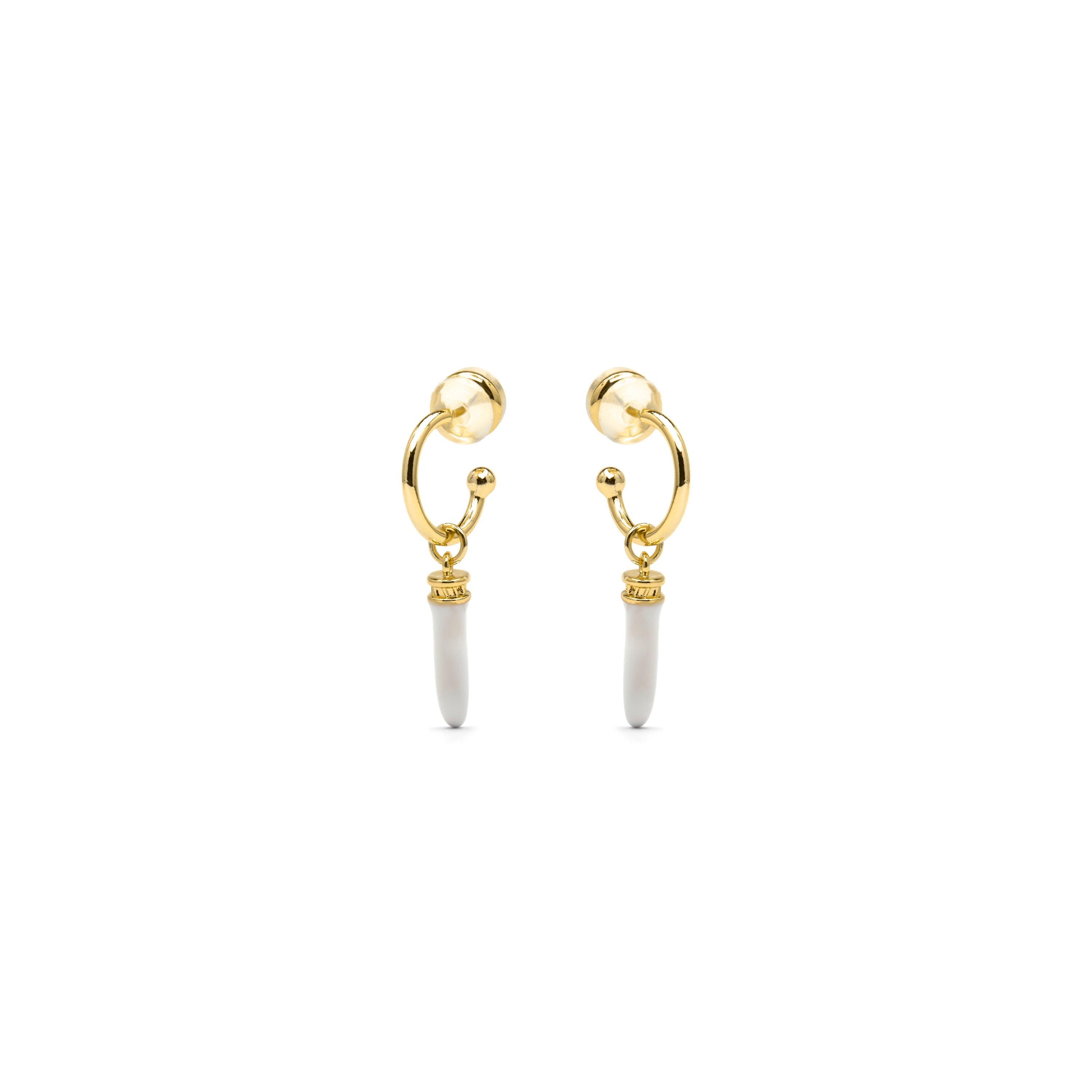 Brincos com acabamento em ouro amarelo 18k e Resina Creme - Khira