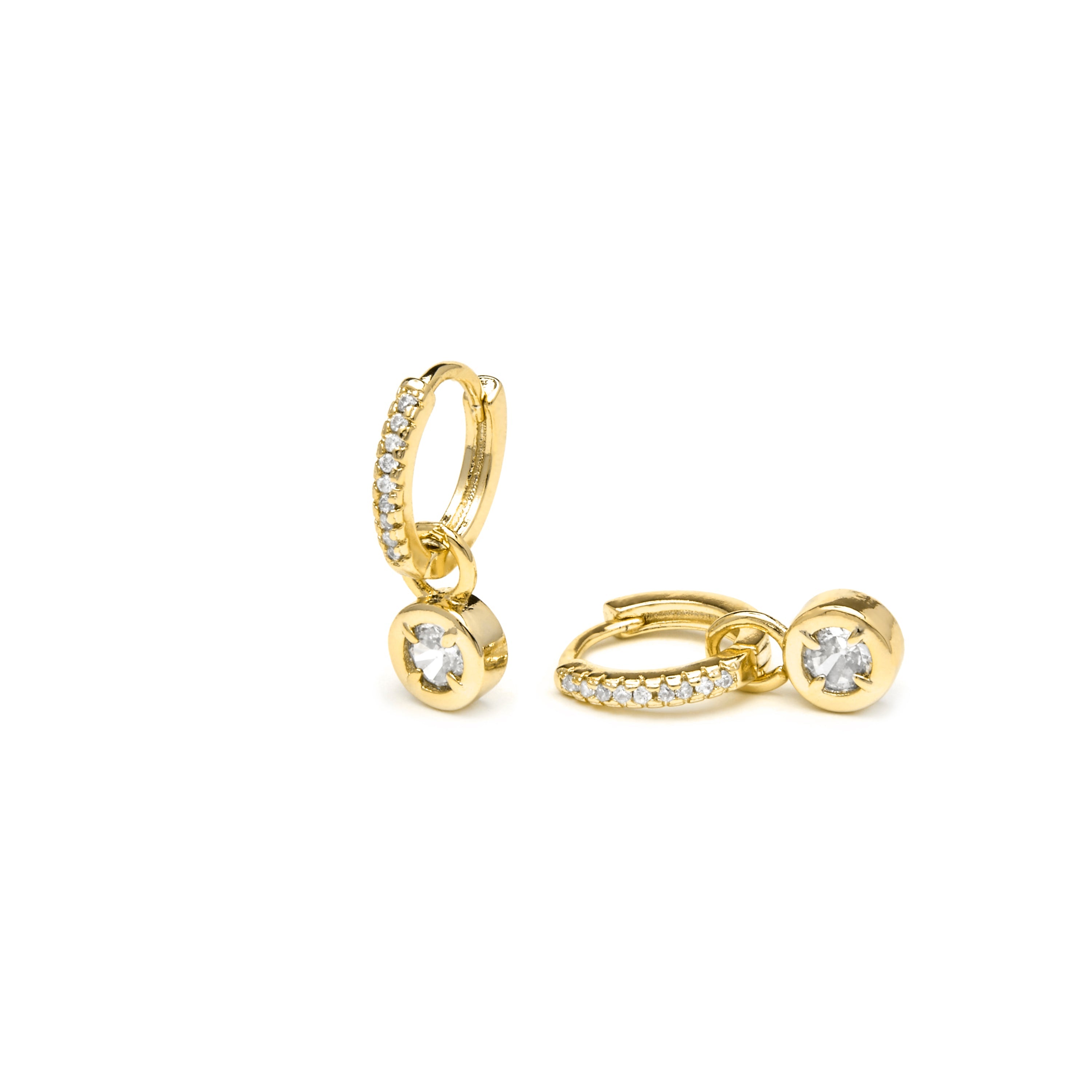 Brincos com acabamento em ouro amarelo 18k e zircônia cúbica brilhante - Yacoss