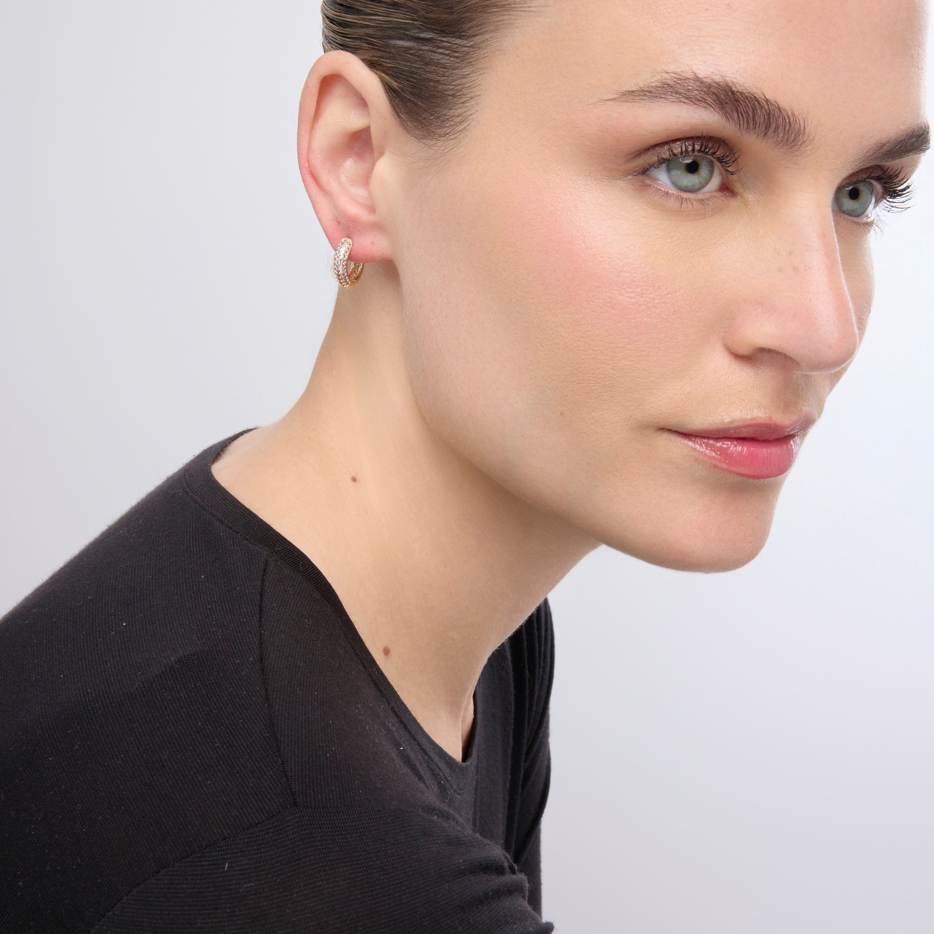 9mm diameter 18k yellow gold finish stud earrings with Amethyst cubic zirconia - Lesratll