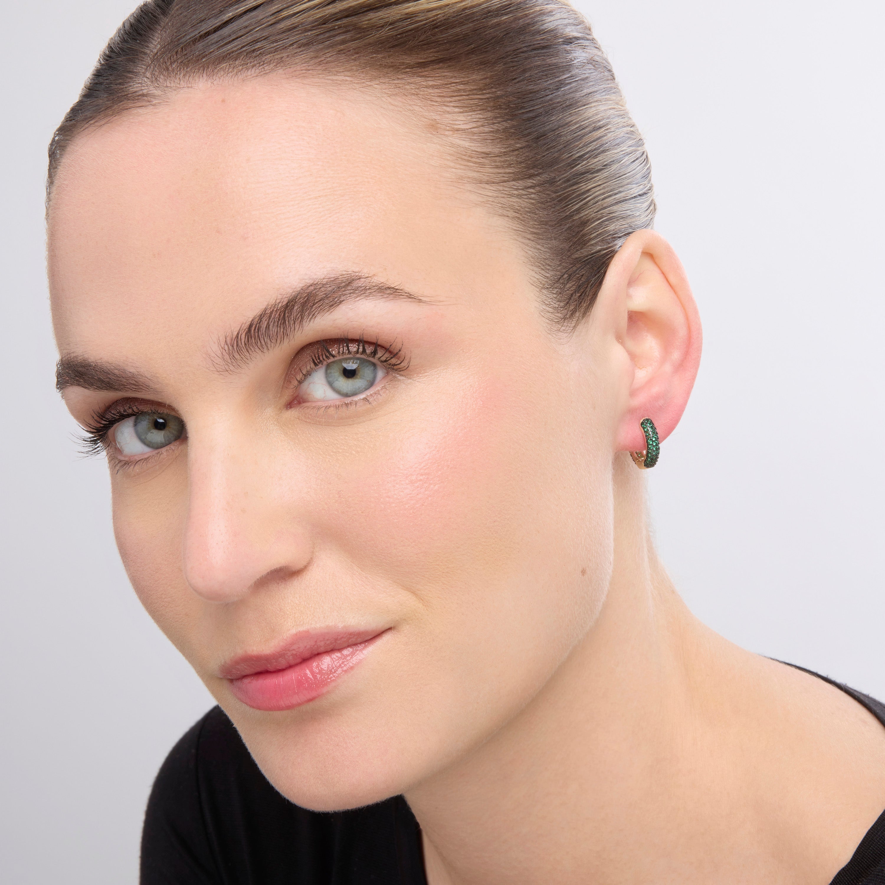 18k yellow gold finish earrings with emerald zirconia - Lesrat