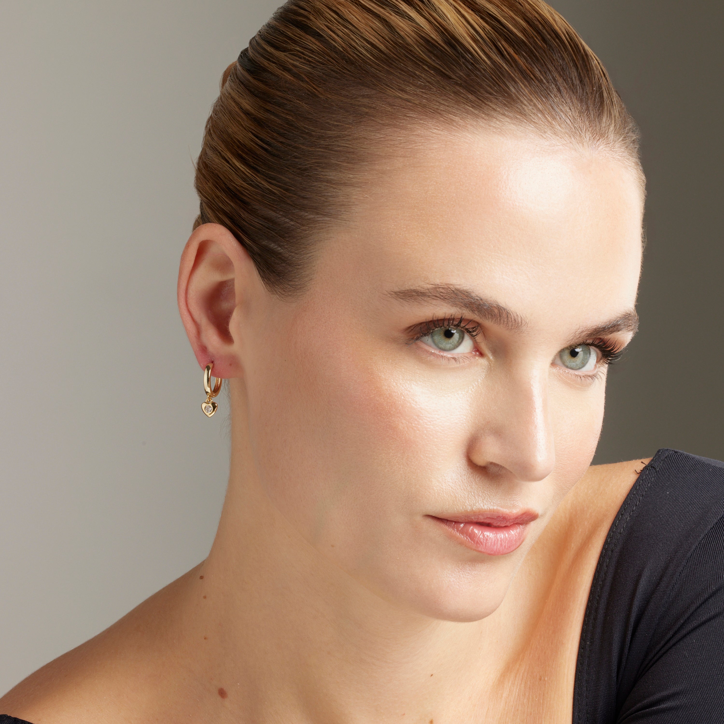 Brilliant Zirconia Earrings Finished in 18K Yellow Gold - Award