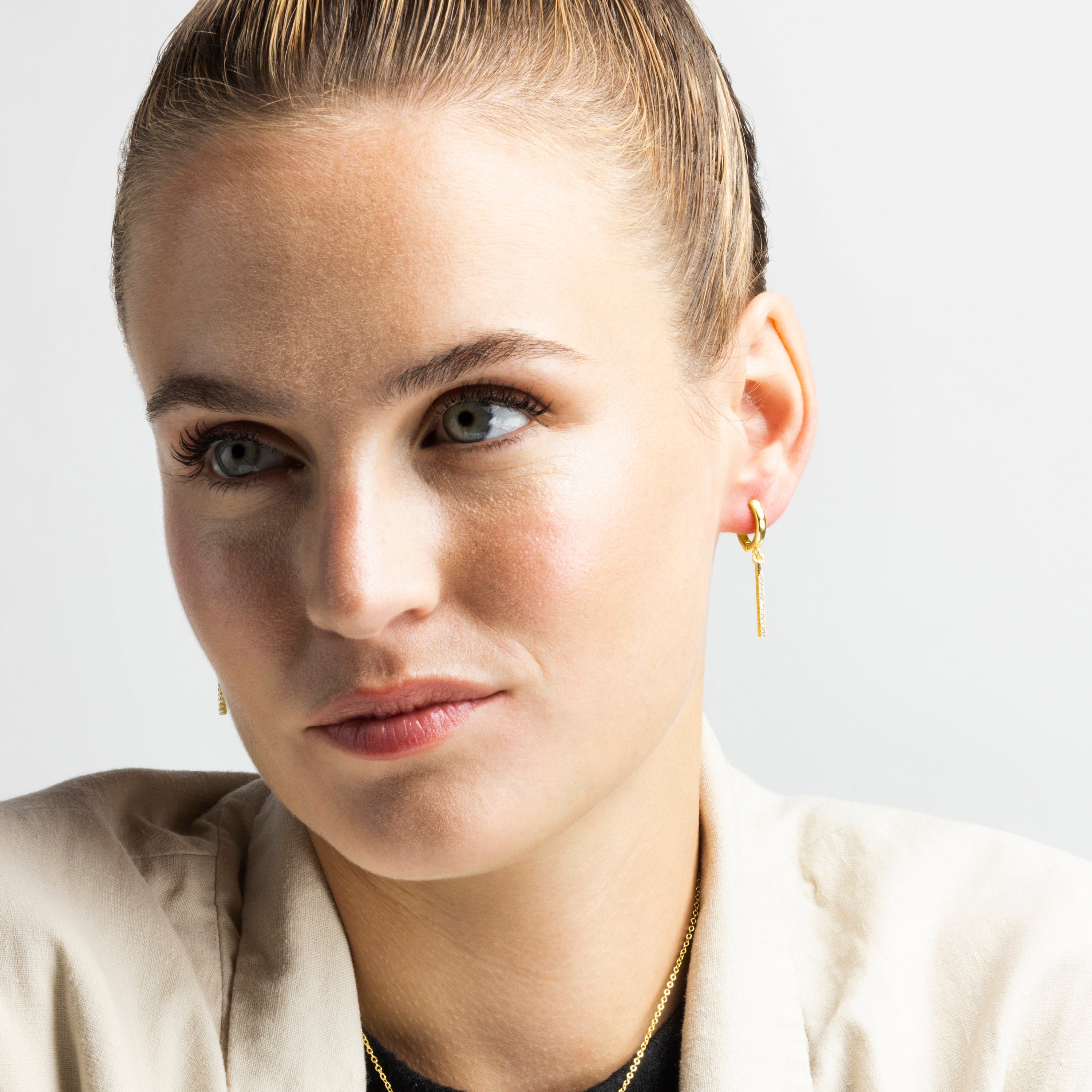 Brilliant Zirconia Earrings Finished in 18K Yellow Gold - Remin