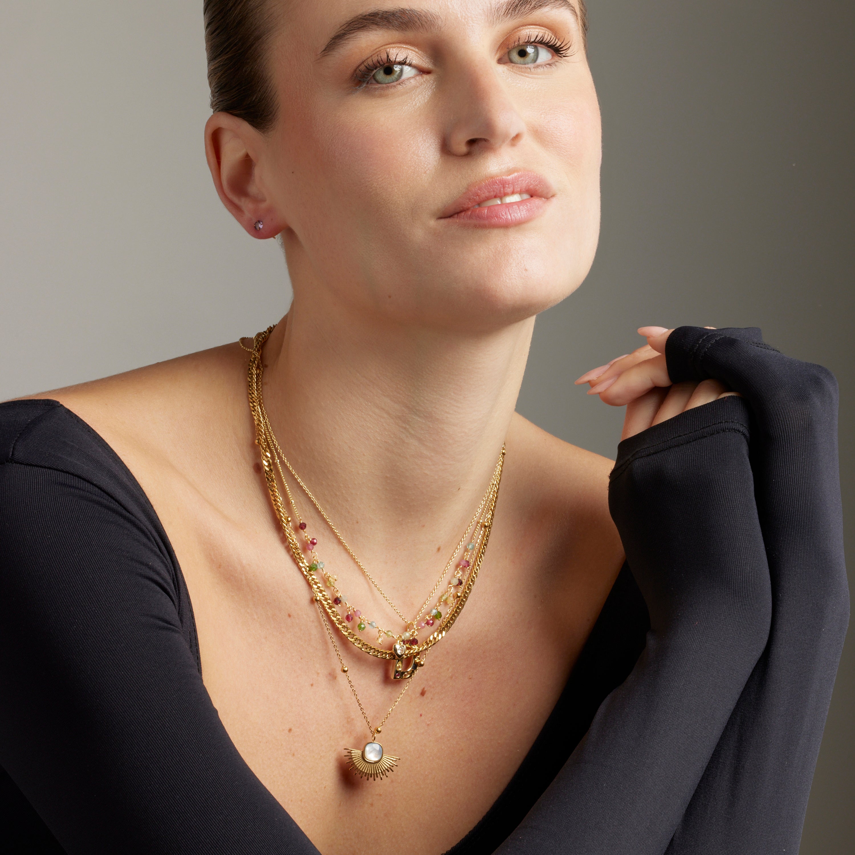 Necklace with White Mother of Pearl, 18K Gold Finish - Sycu