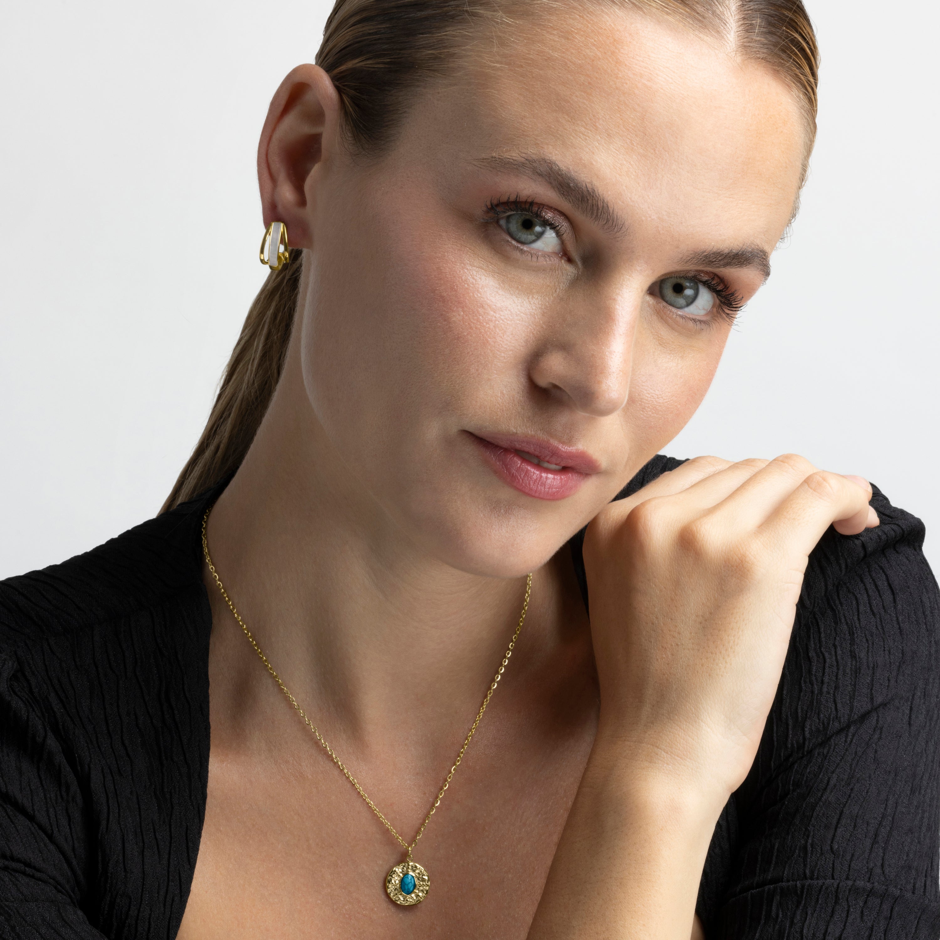 Turquoise necklace finished in 18K yellow gold - Riadra