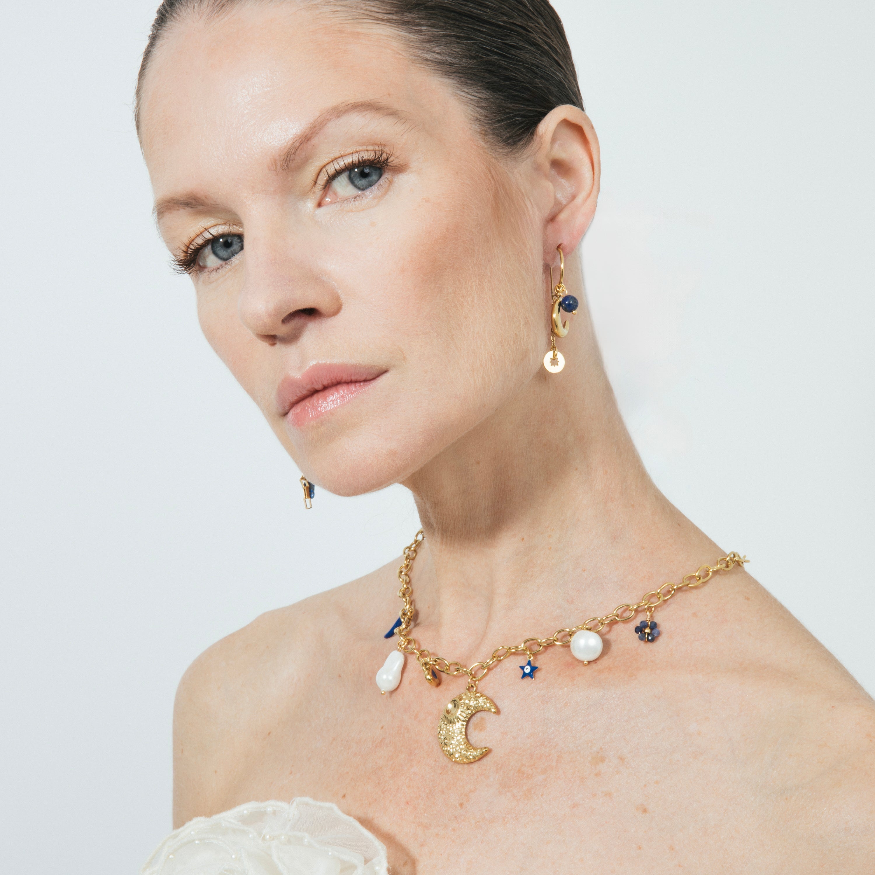 Blue Lacquer Necklace finished in 18k yellow gold - Lynou