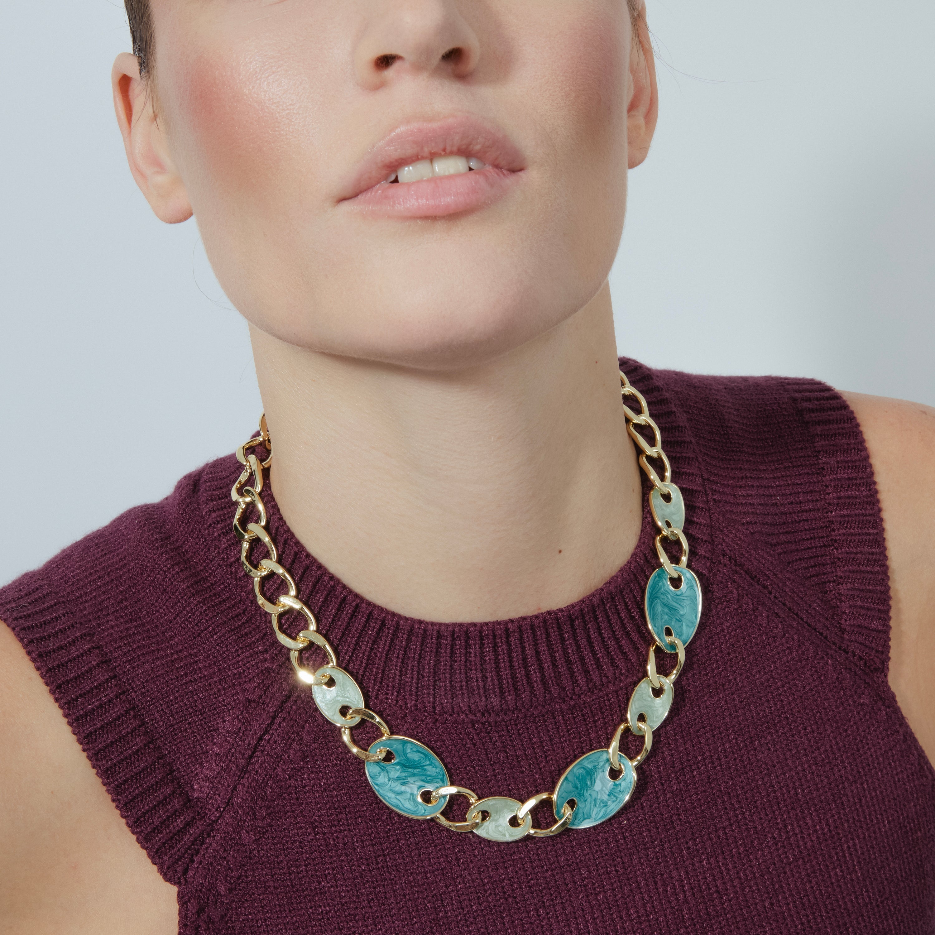 Collar acabado oro amarillo de 18k y Lacado Azul - Makan