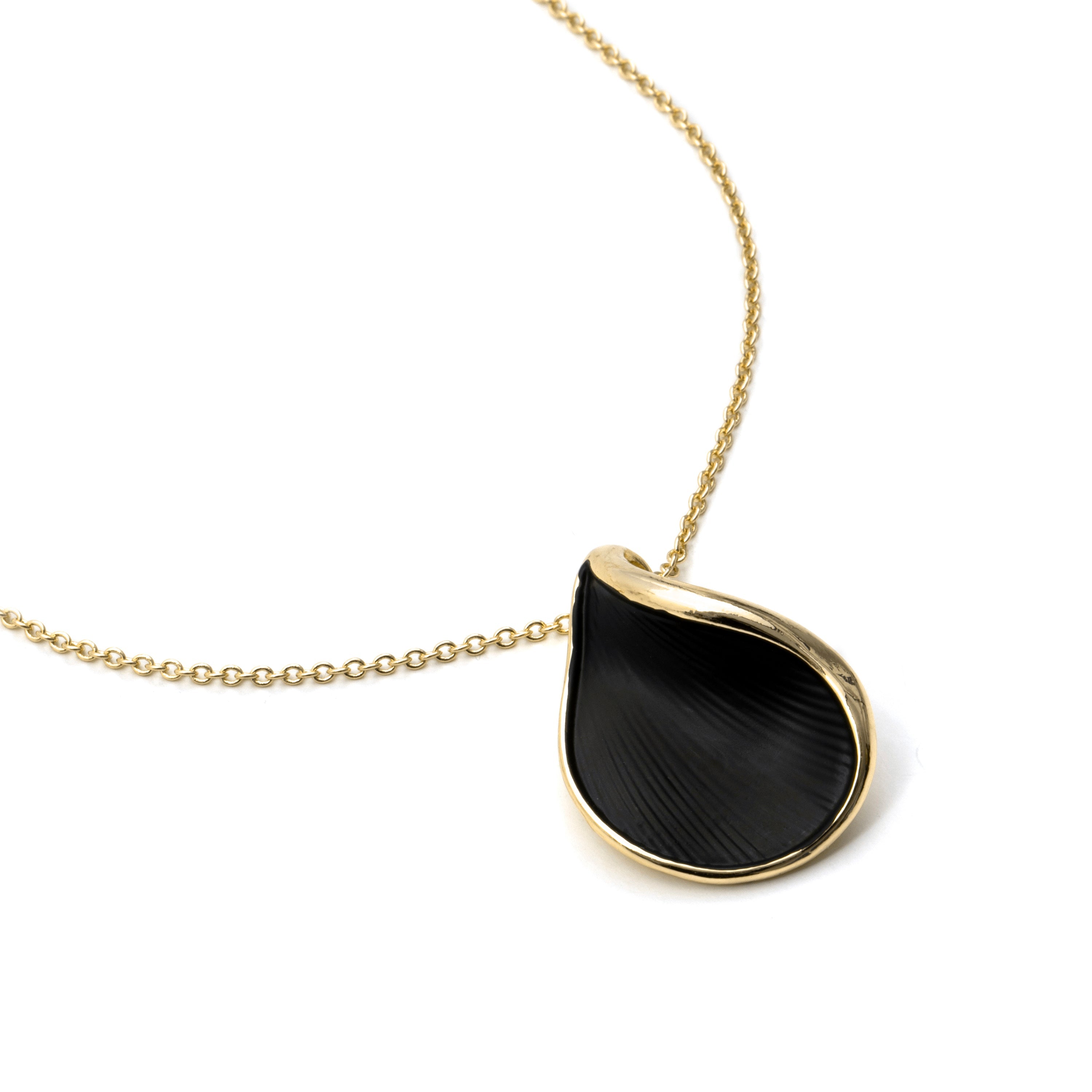 Collar de Lacado Negro acabado en oro amarillo de 18k - Overci