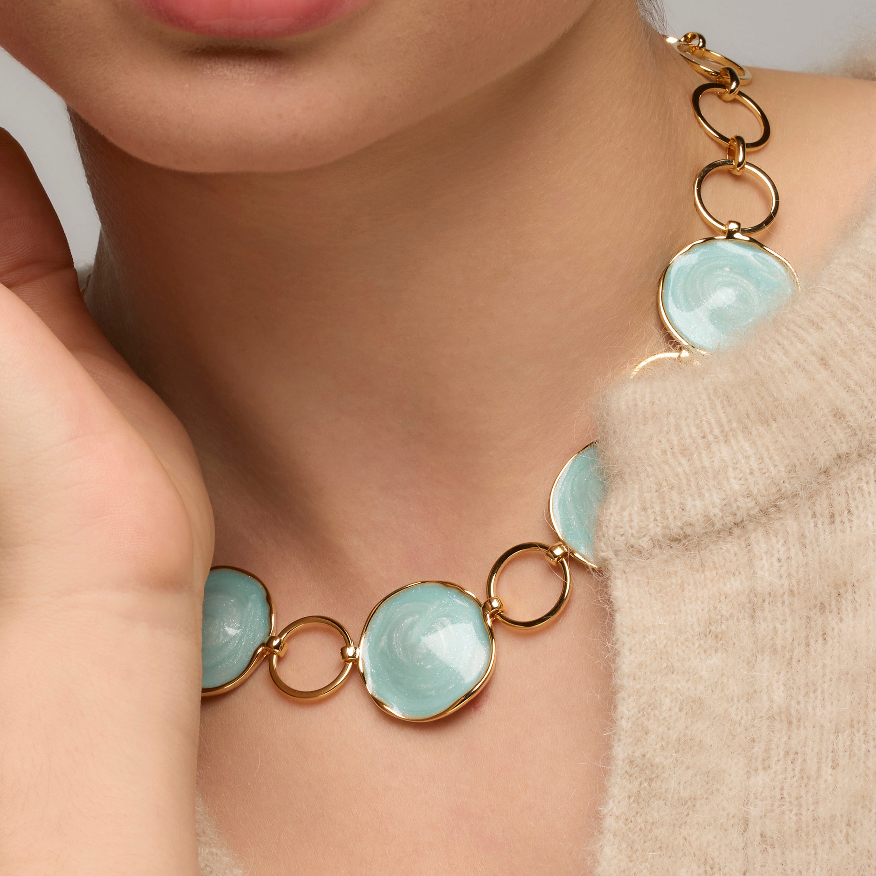 Huldio Blue Lacquer Necklace with 18k yellow gold finish