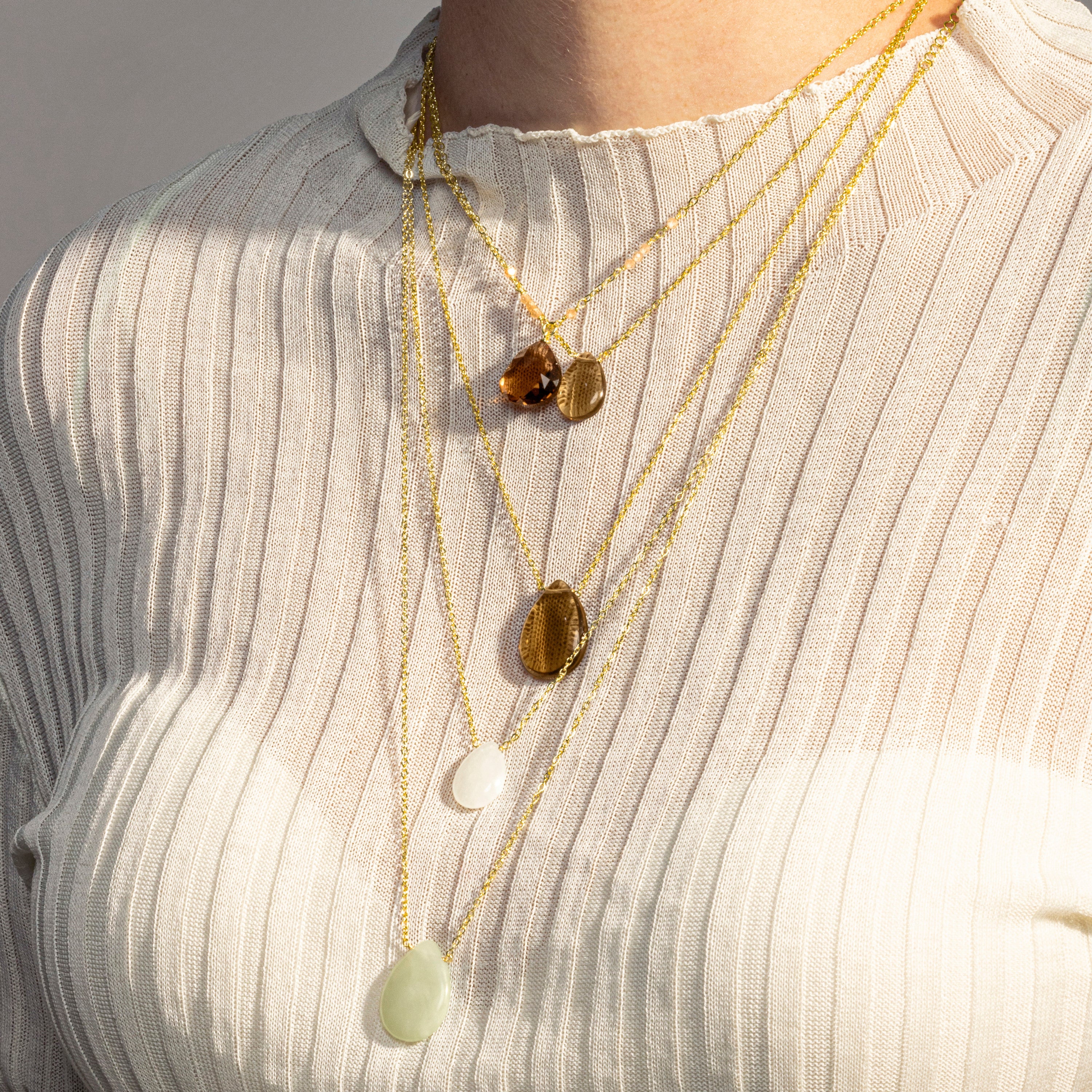 Colar de Quartzo Fumê Hidrotermal com acabamento em ouro amarelo 18K - Zoqoyi