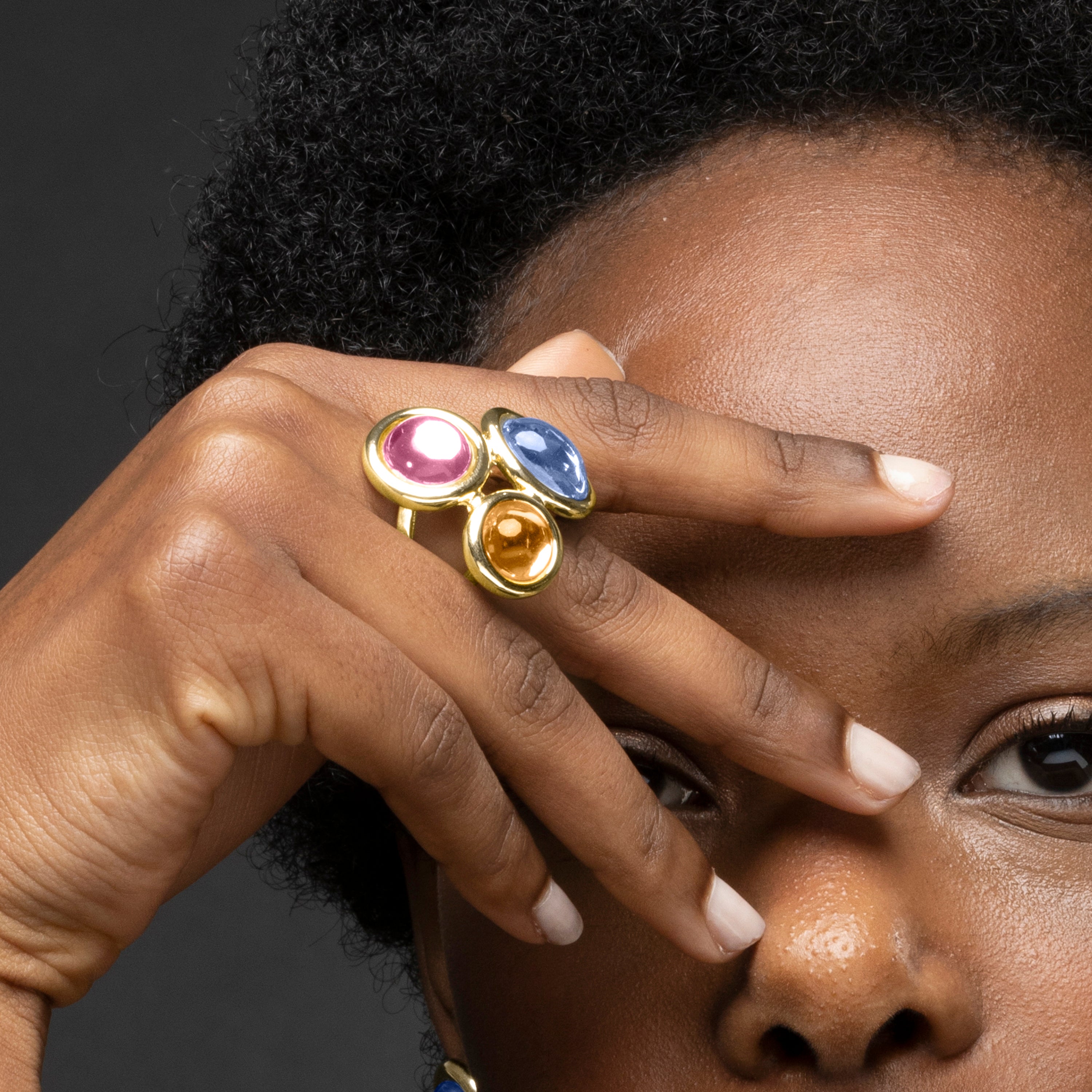 Multicolor Crystal Ring finished in 18K yellow gold - Longki