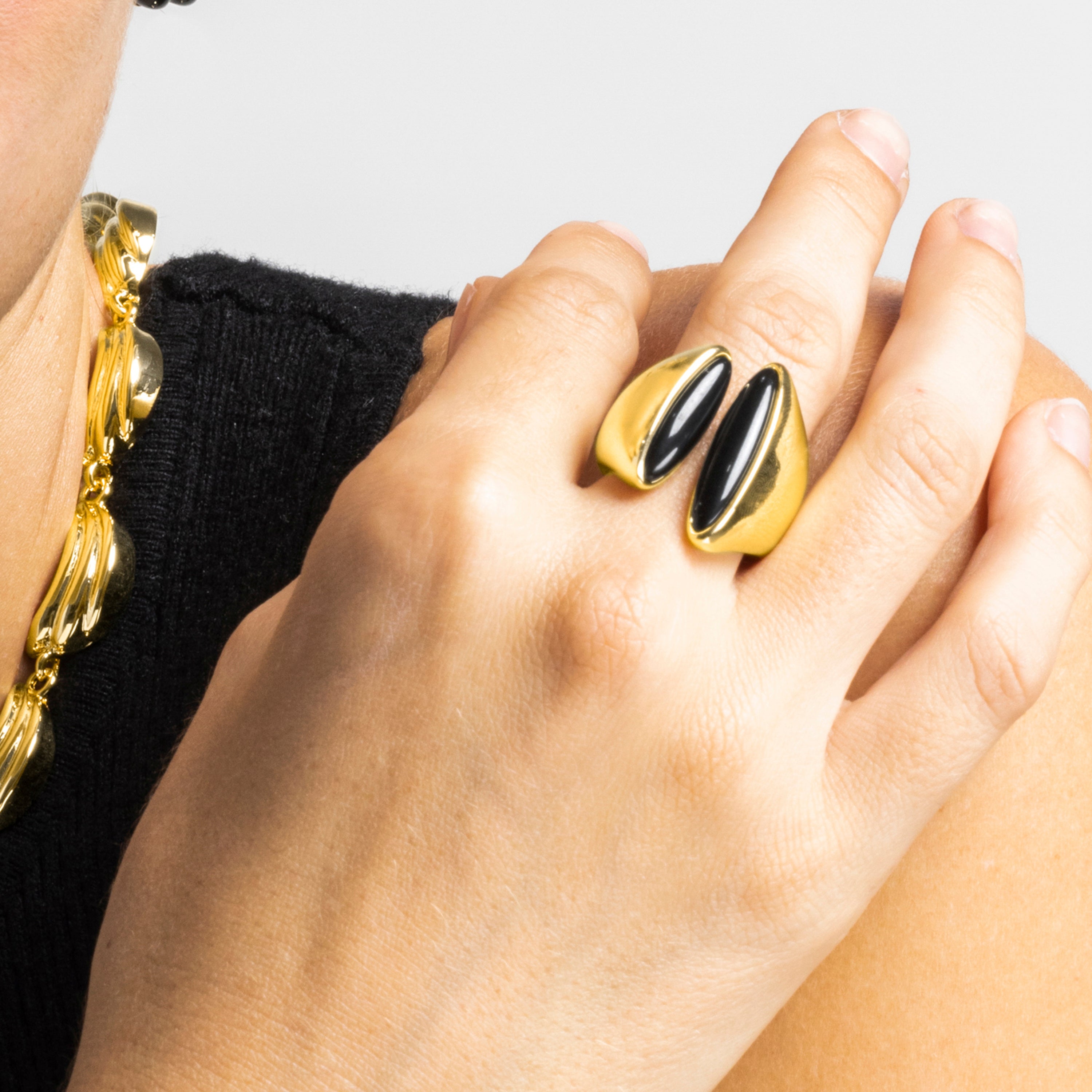 Black Resin Ring with 18k Gold Finish - Modwi