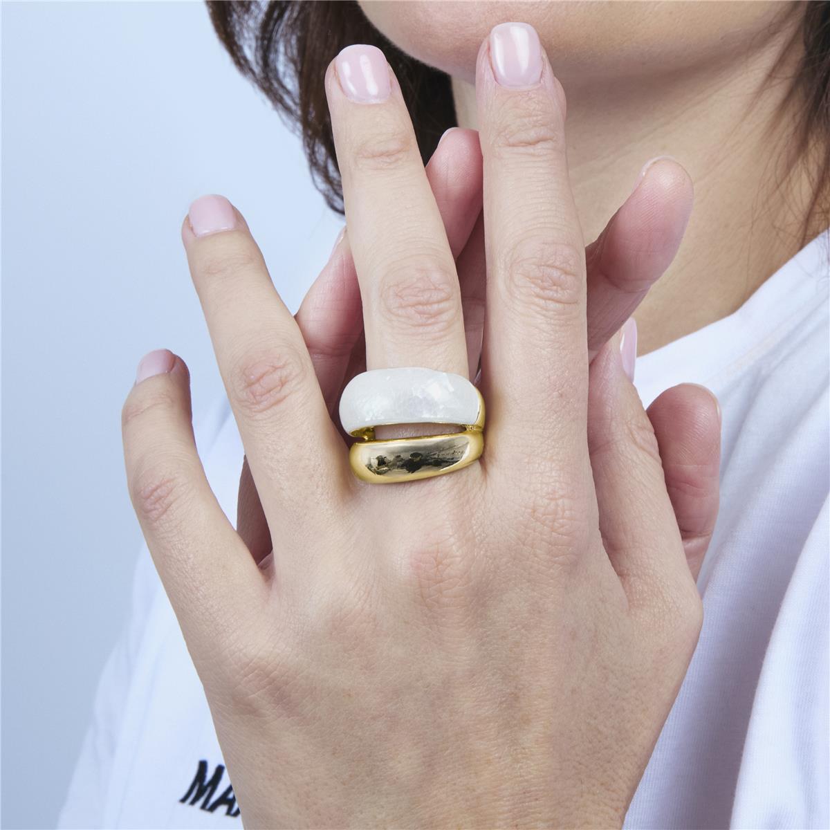 White Mother-of-Pearl ring with 18k yellow gold finish - Aisal