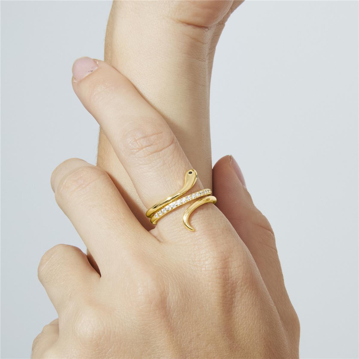 Dazzling Zirconia Ring in 18k Yellow Gold Finish - Sasso