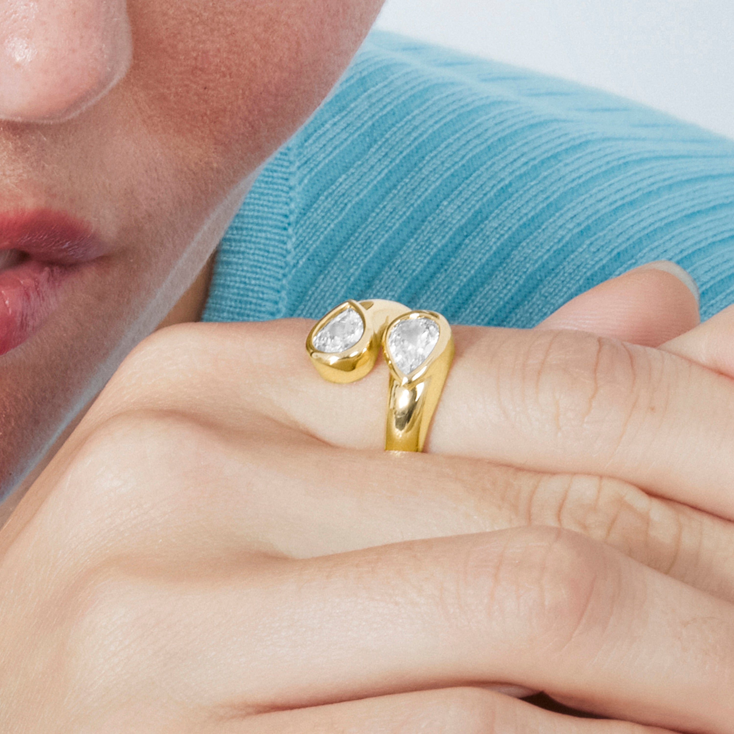 Sparkling Zirconia Ring, 18k yellow gold-plated - Zayl