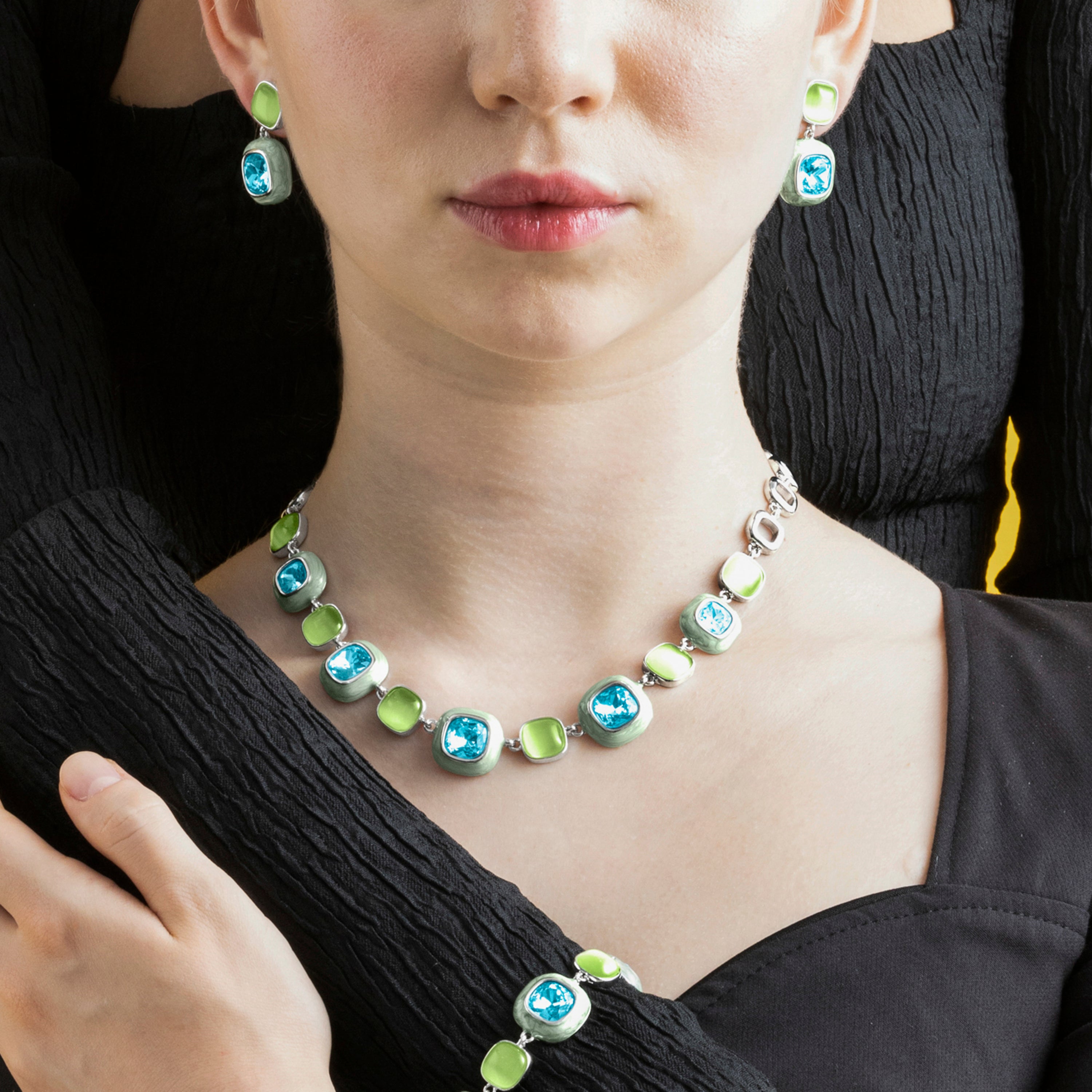Blue Crystal Necklace in Silver Finish - Drogolo