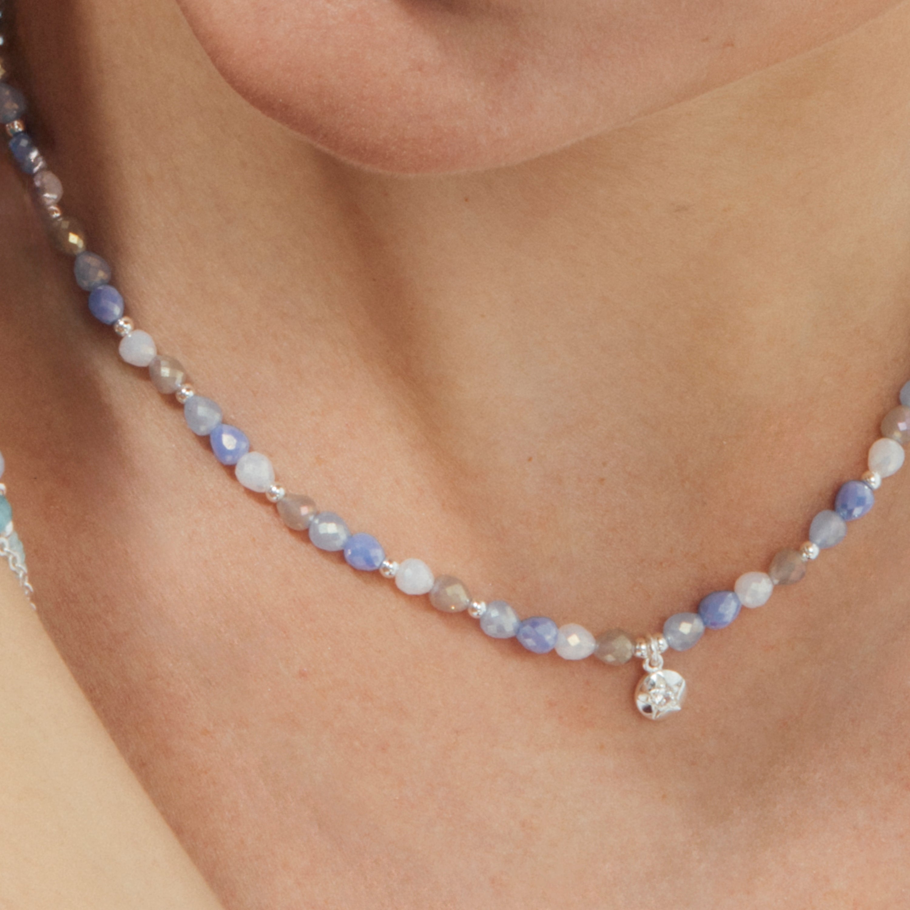 Collar de Cristal Azul acabado en rodio - Likdu