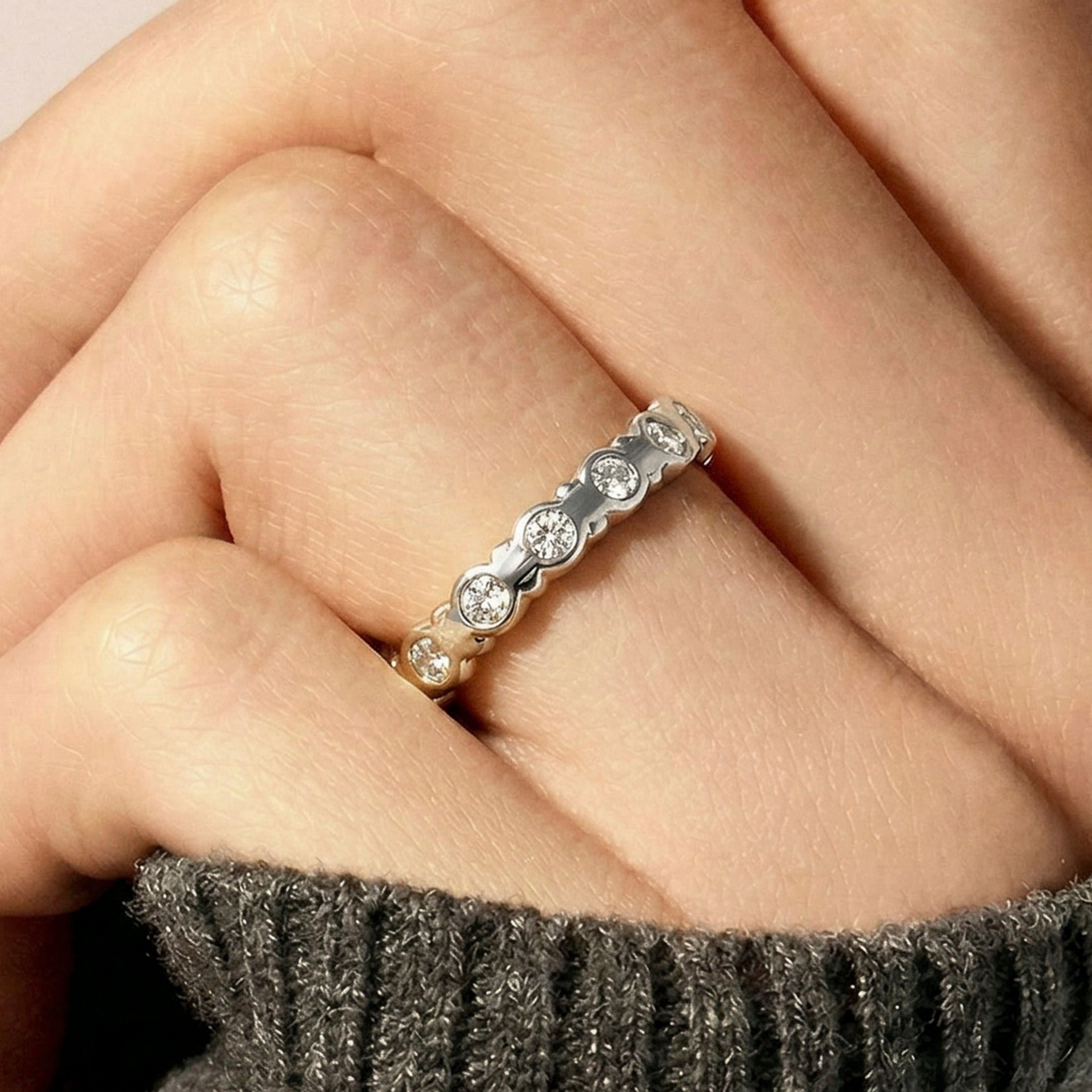 Shiny Zircon Ring with Silver Finish - Navi