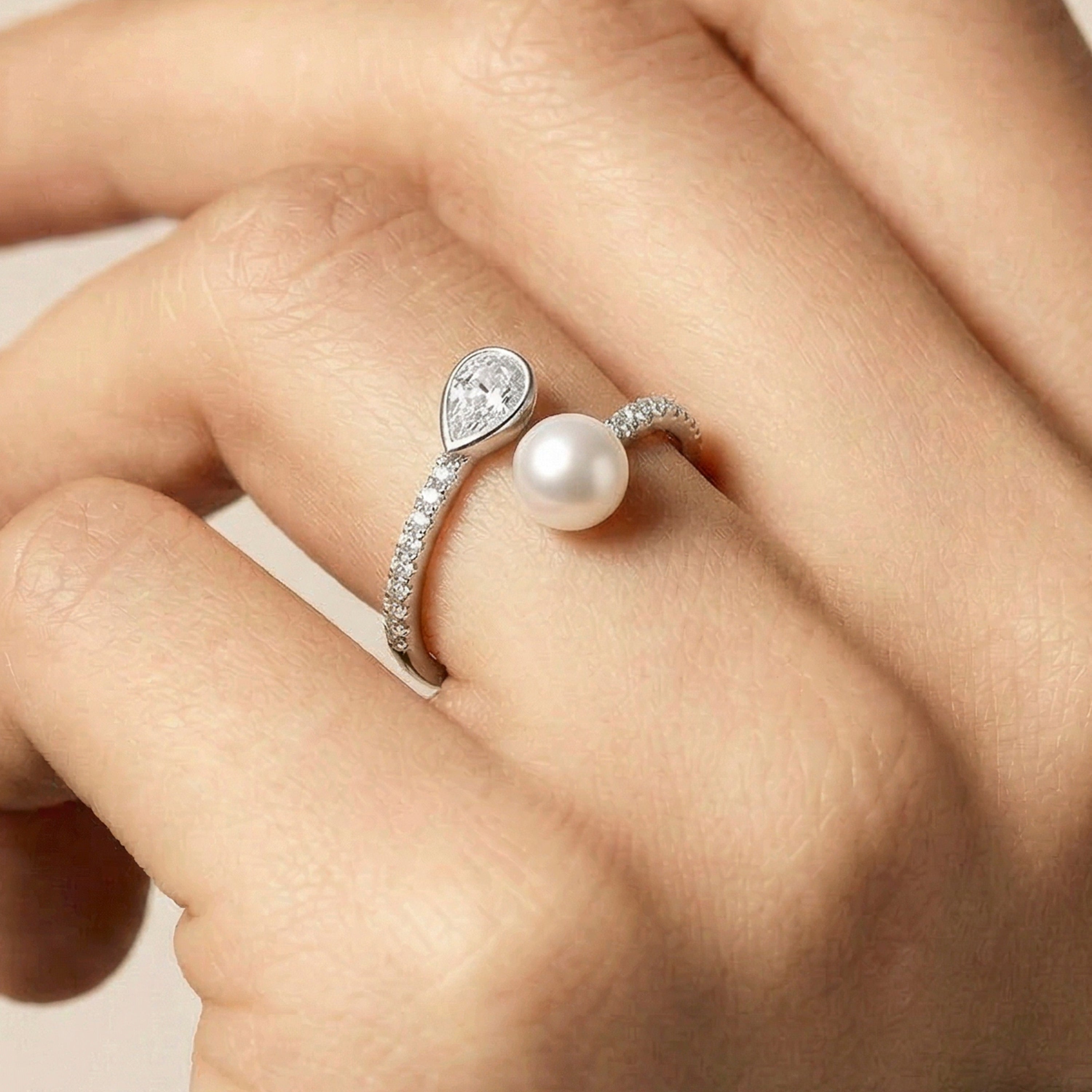 Silver-Finished White Pearl Ring - Tian