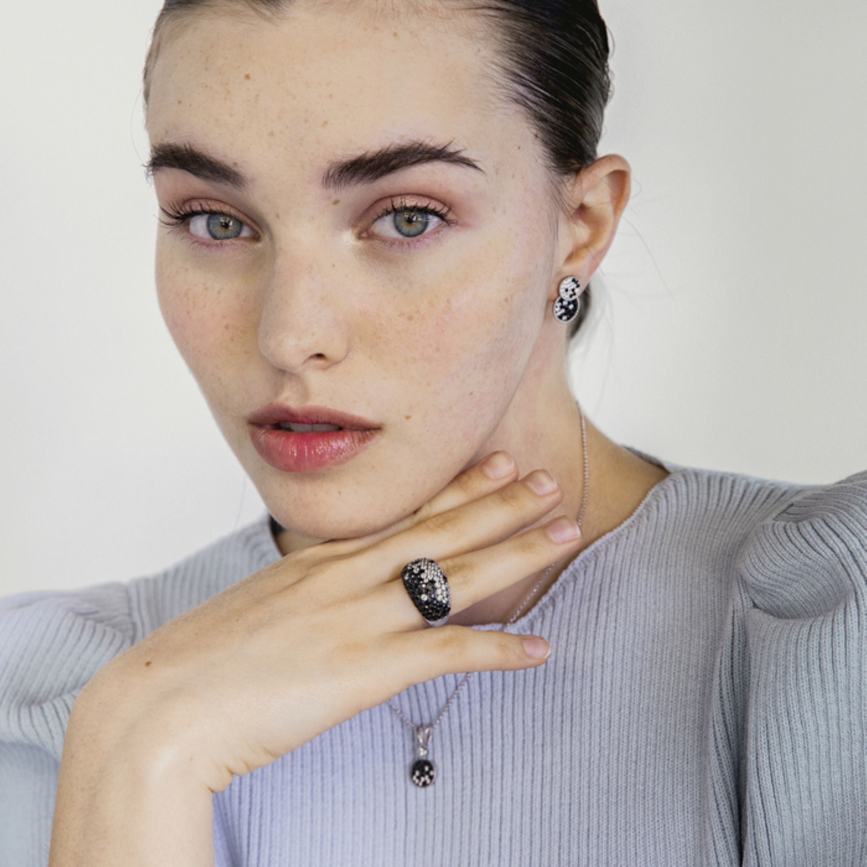 925 Sterling Silver Ring with Onyx Zirconia and Rhodium Finish - Lipul