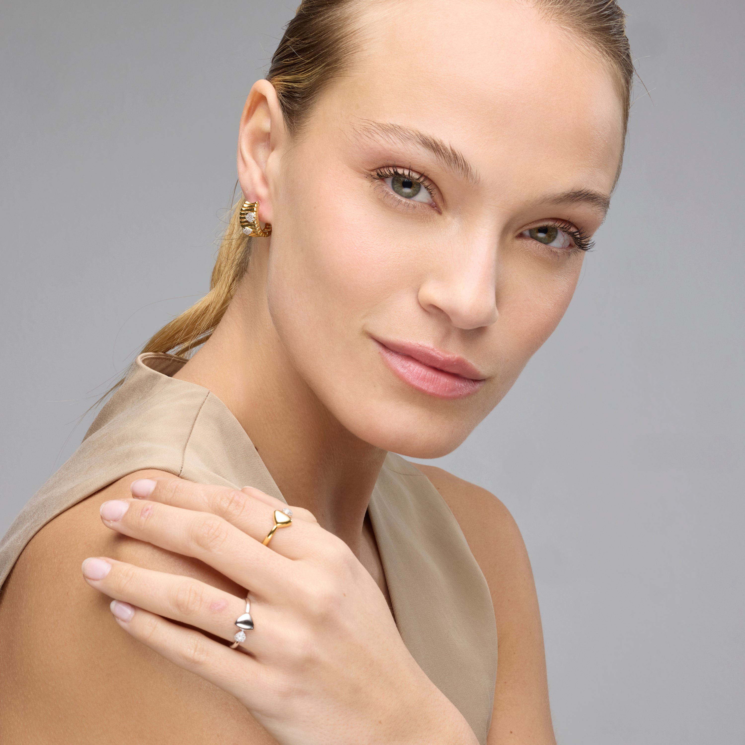 925 Sterling Silver and Brilliant Zirconia Ring, 18k Yellow Gold Finish - Pesha