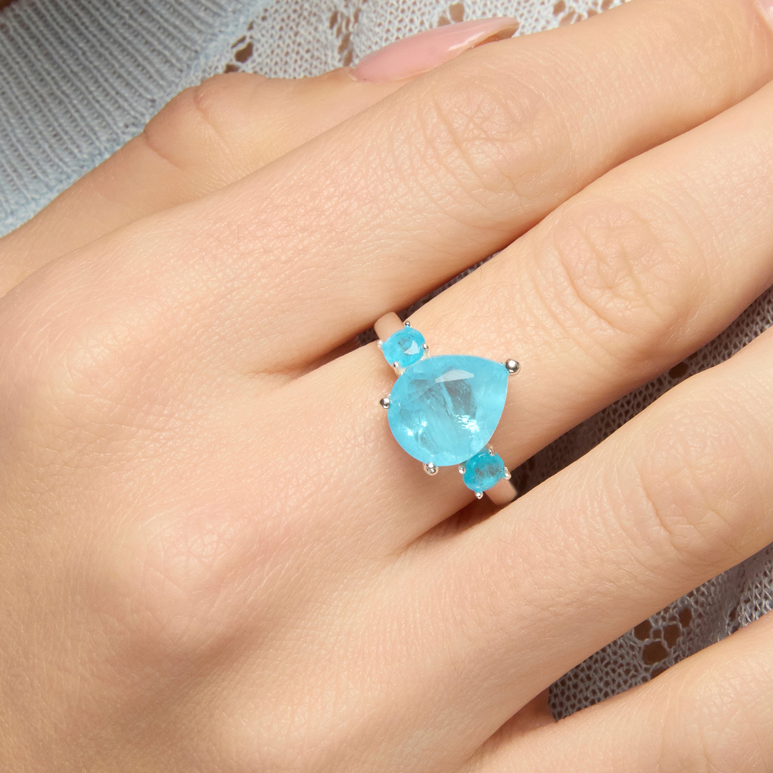 Anillo de Plata de Ley 925 y Cuarzo Hidrotermal Aguamarina acabado rodio - Larec