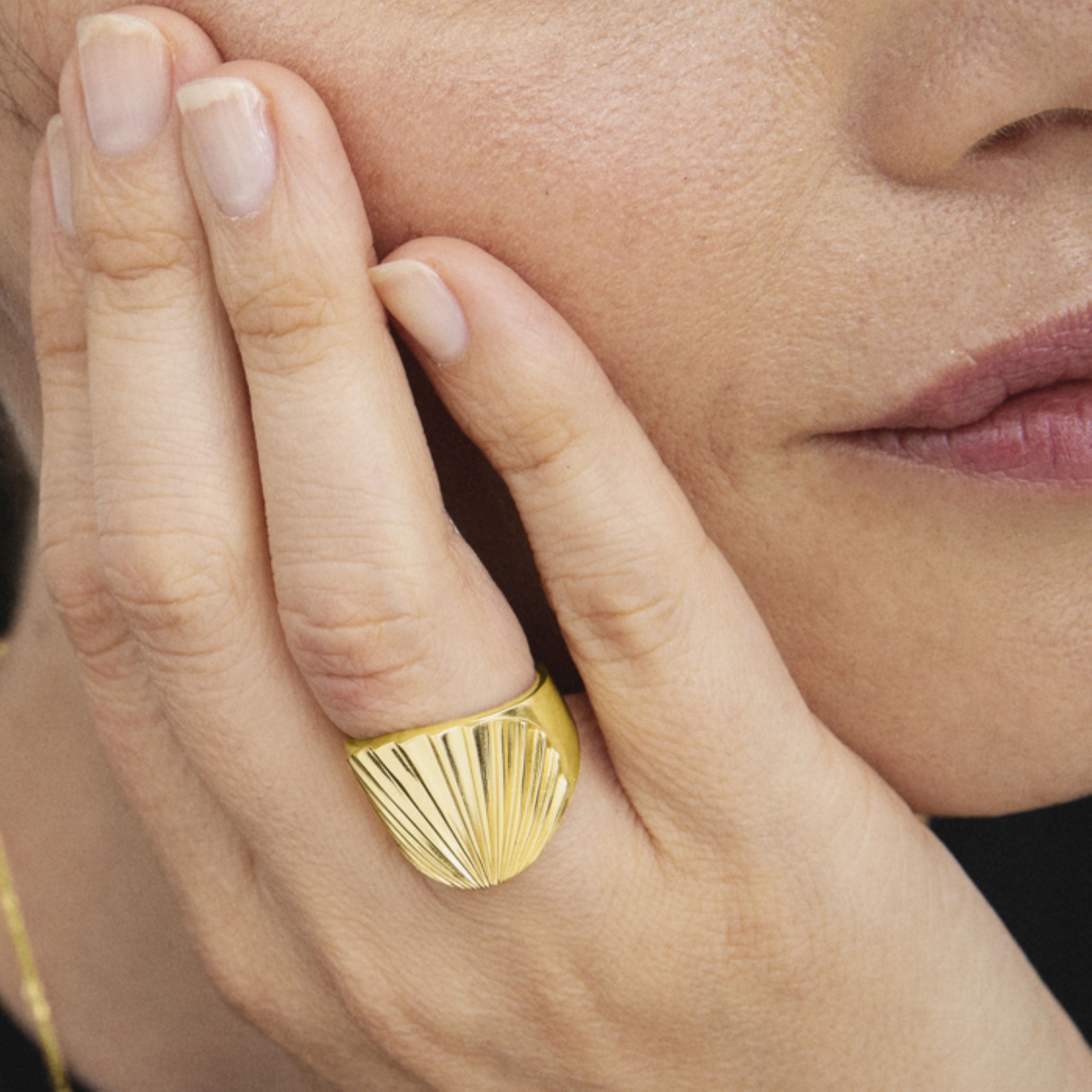 925 Sterling Silver Ring with Brilliant Zirconia finished in 18K Yellow Gold - Pabrak