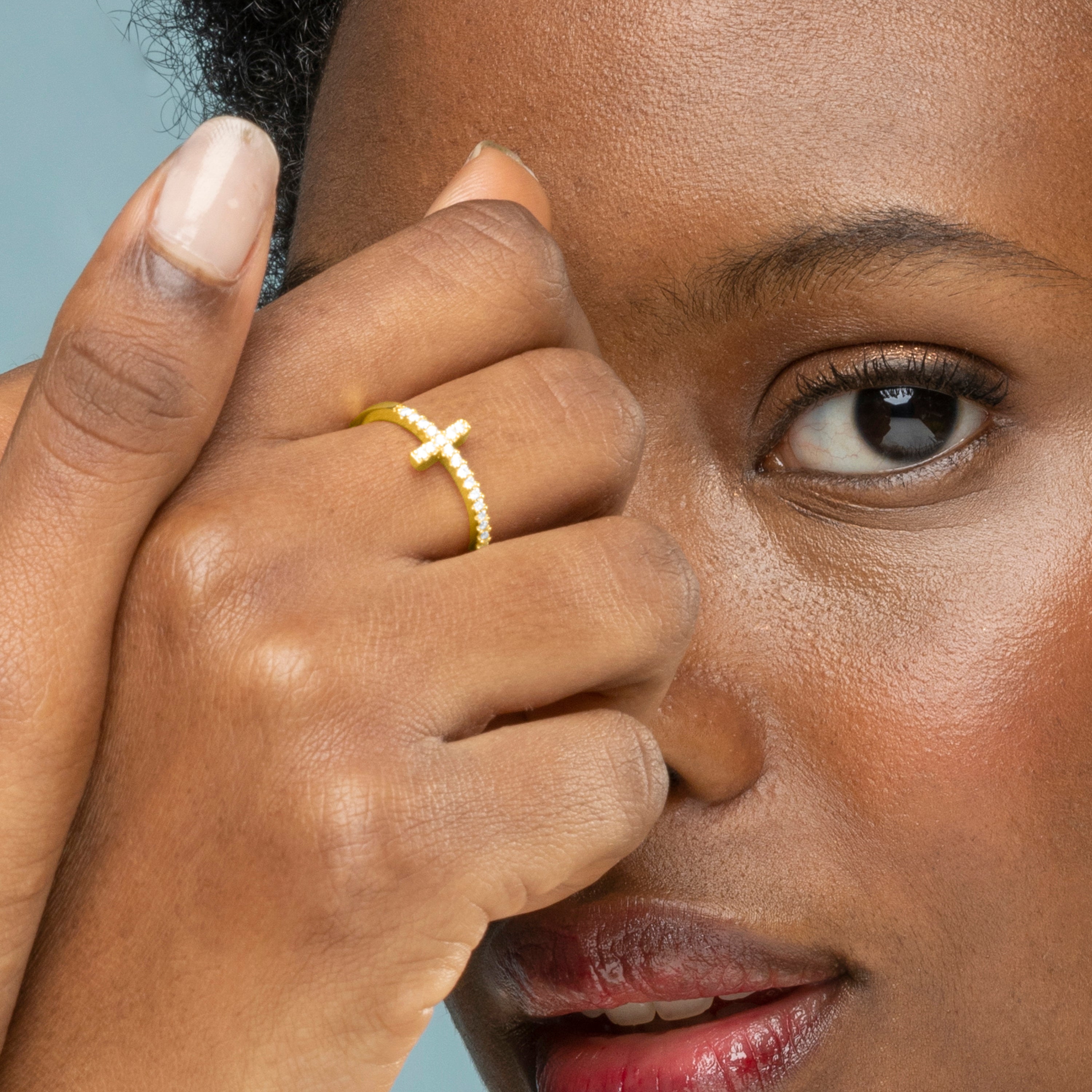 925 Sterling Silver Ring with Brilliant Zirconia finished in 18K Yellow Gold - Rioes